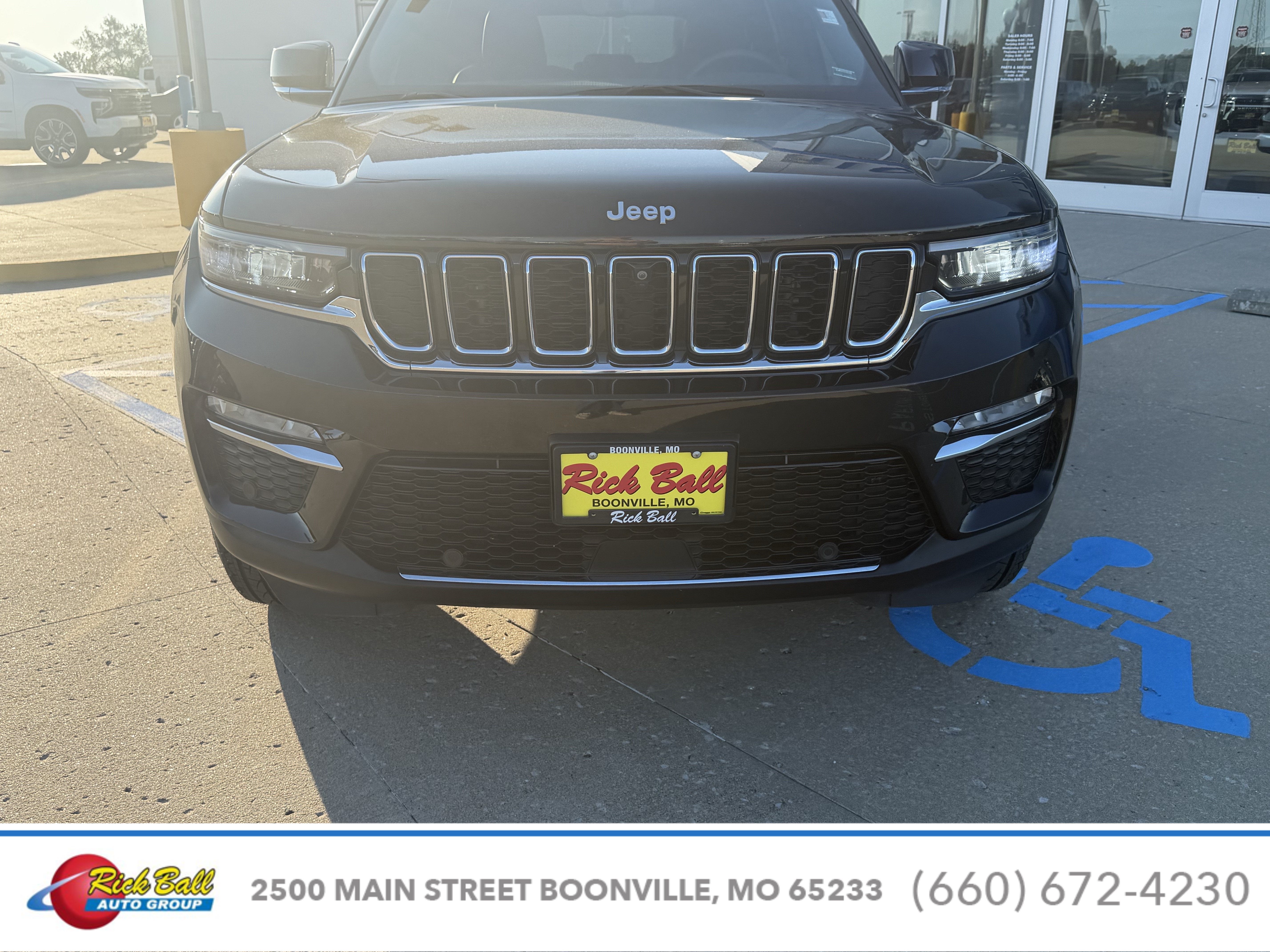 Used 2024 Jeep Grand Cherokee Limited with VIN 1C4RJHBG8RC177551 for sale in Kansas City