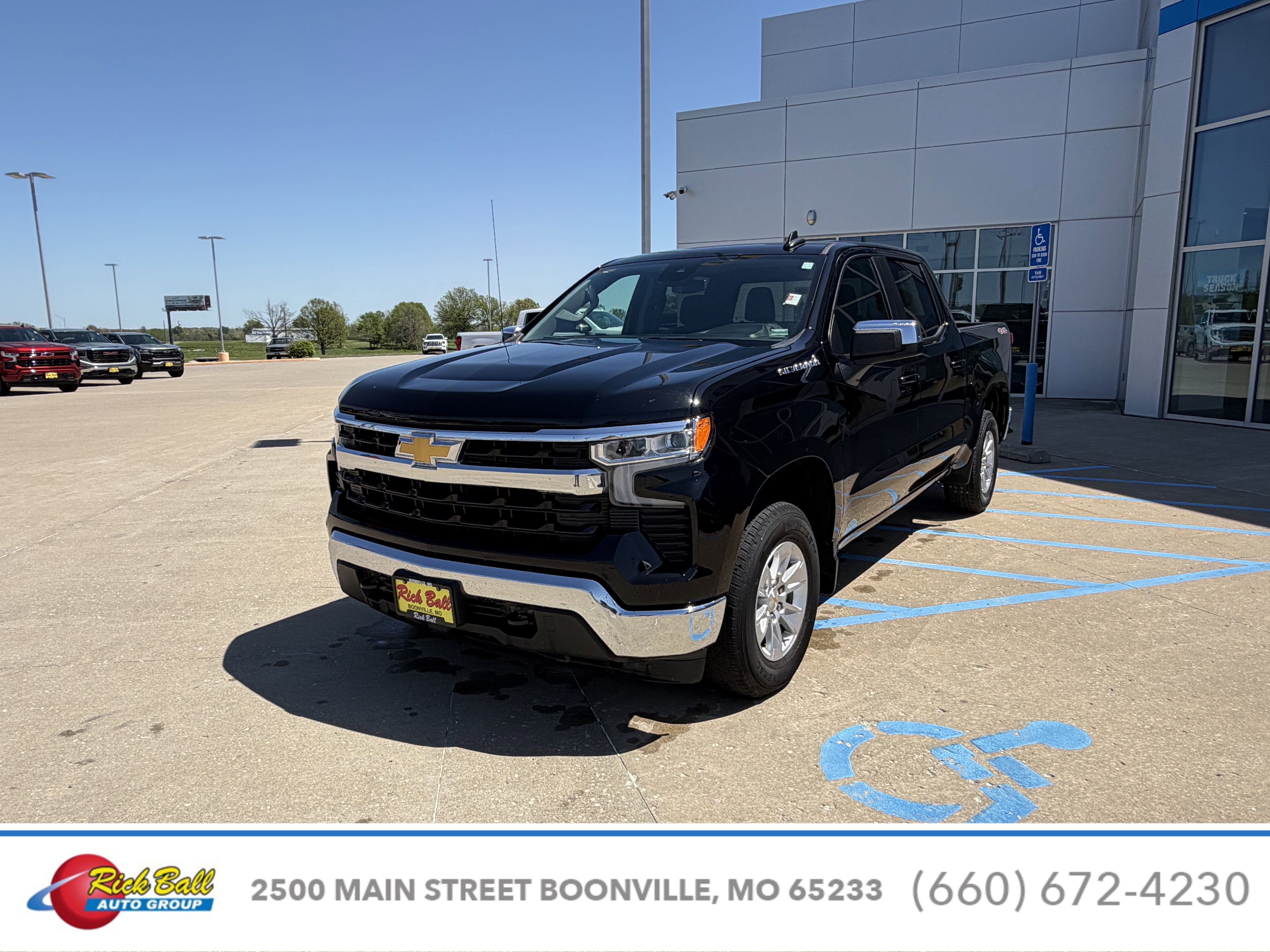 Used 2025 Chevrolet Silverado 1500 LT with VIN 1GCUKDED3SZ131193 for sale in Kansas City