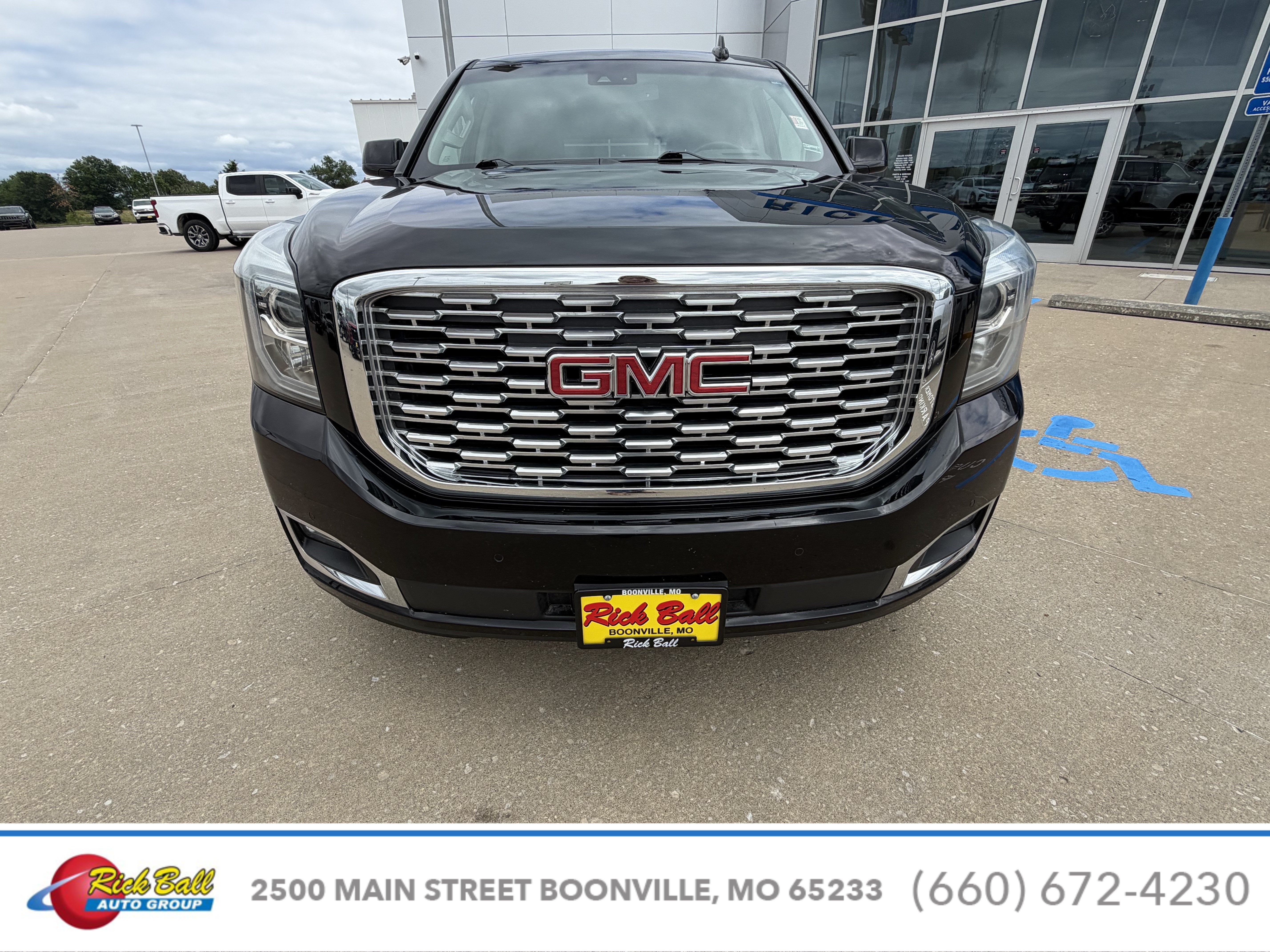 Used 2020 GMC Yukon Denali with VIN 1GKS2CKJXLR194065 for sale in Kansas City