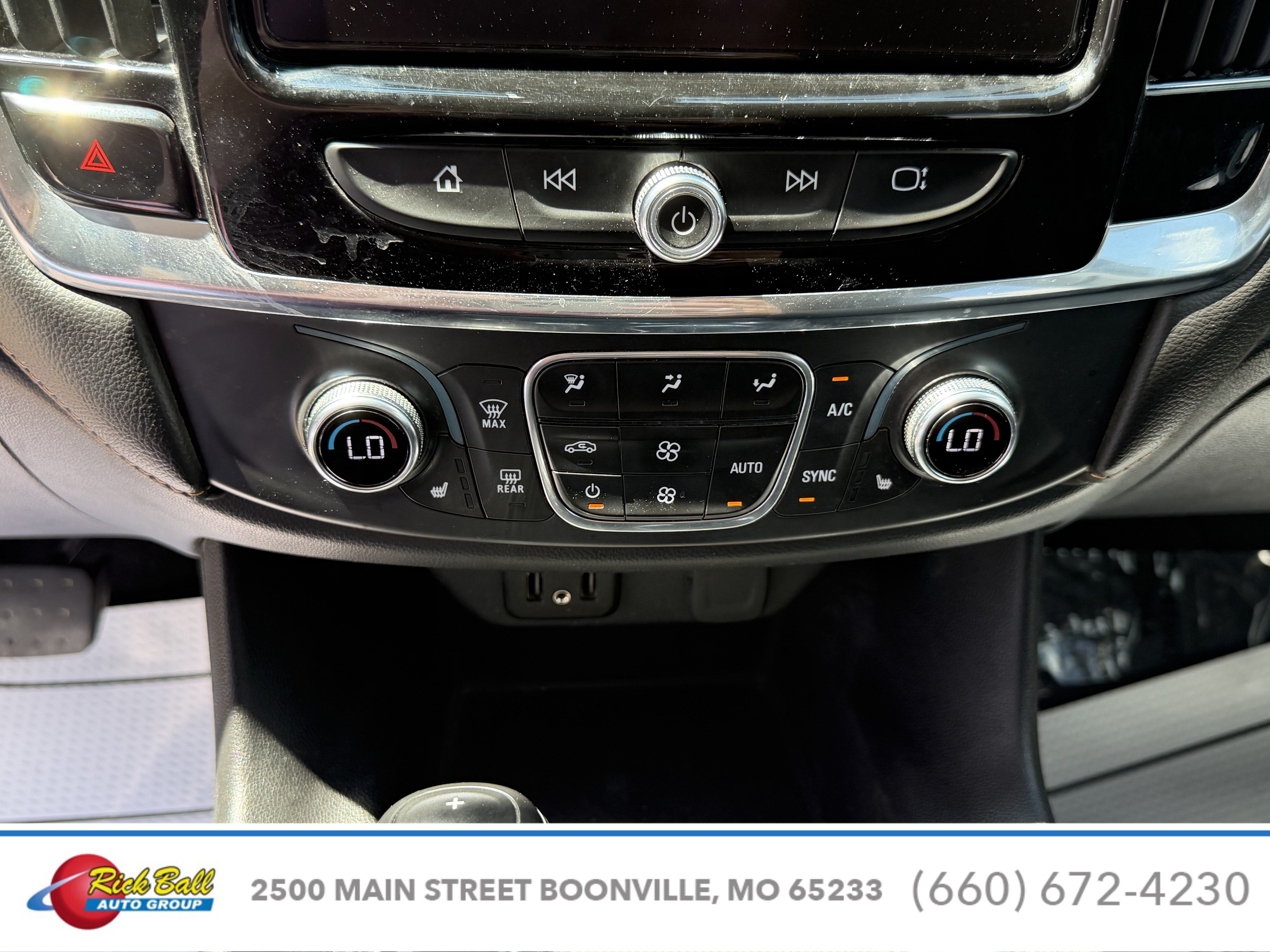 2020 Chevrolet Traverse LT Cloth