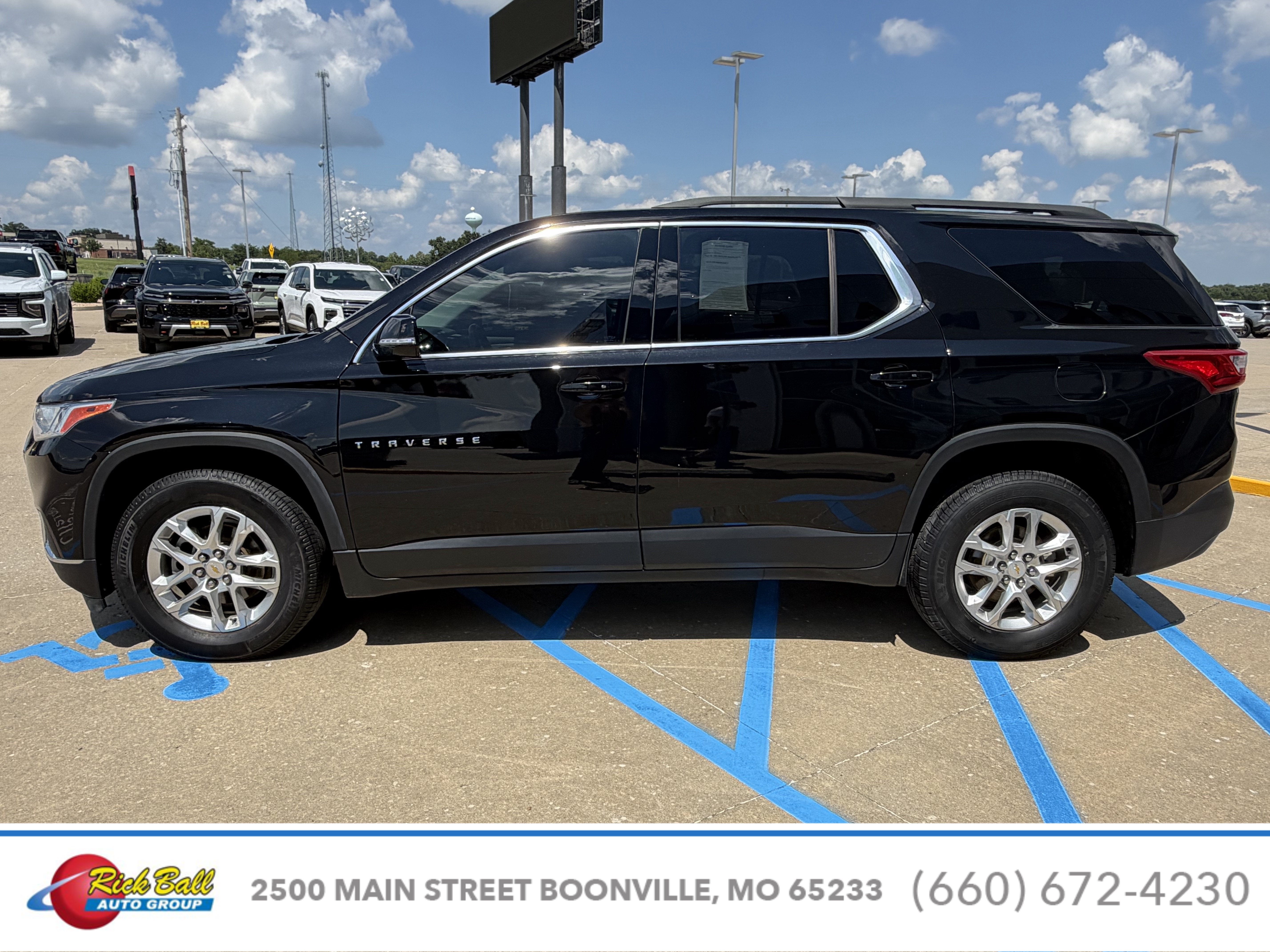 2020 Chevrolet Traverse LT Cloth