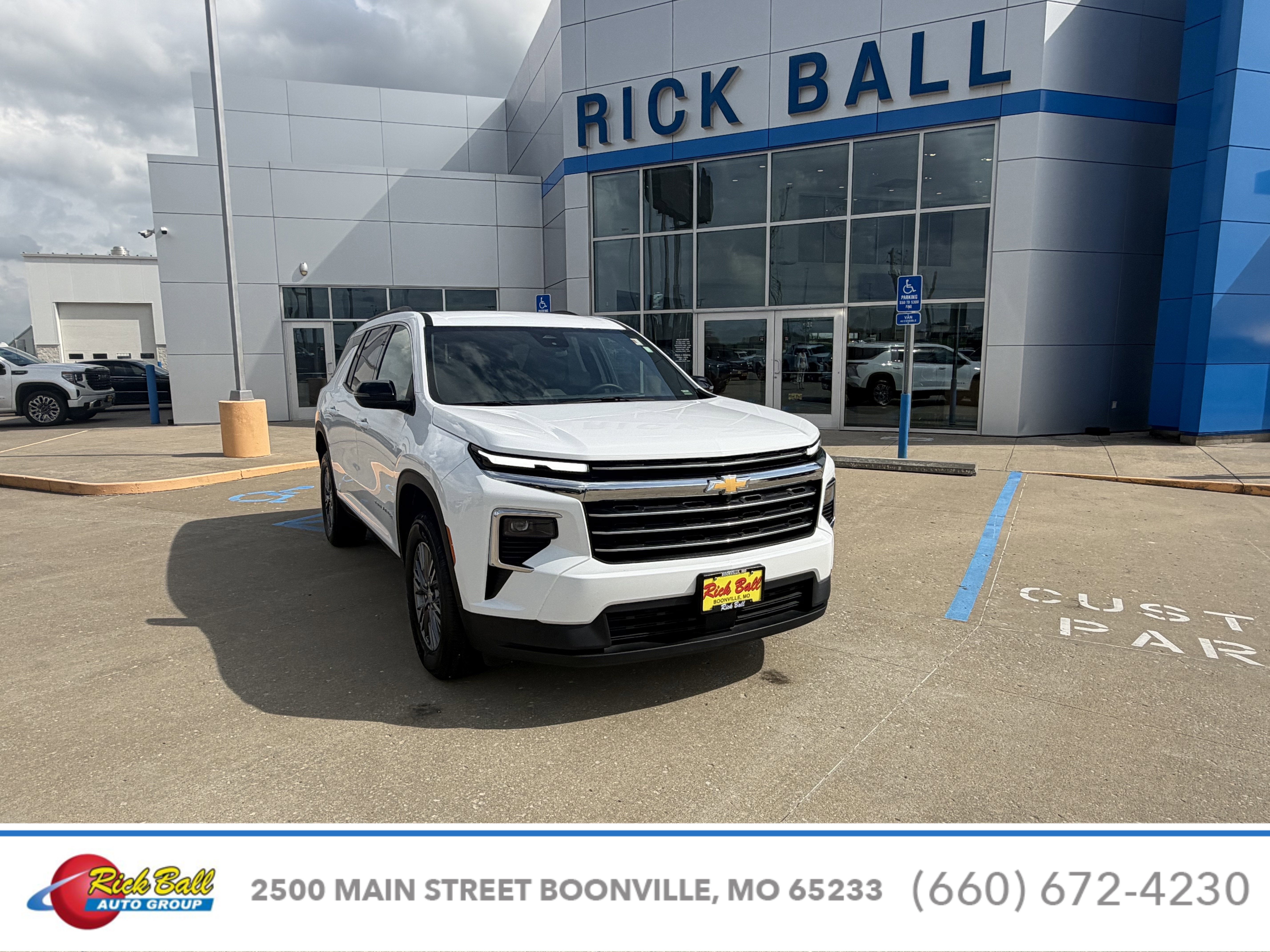 2025 Chevrolet Traverse LT