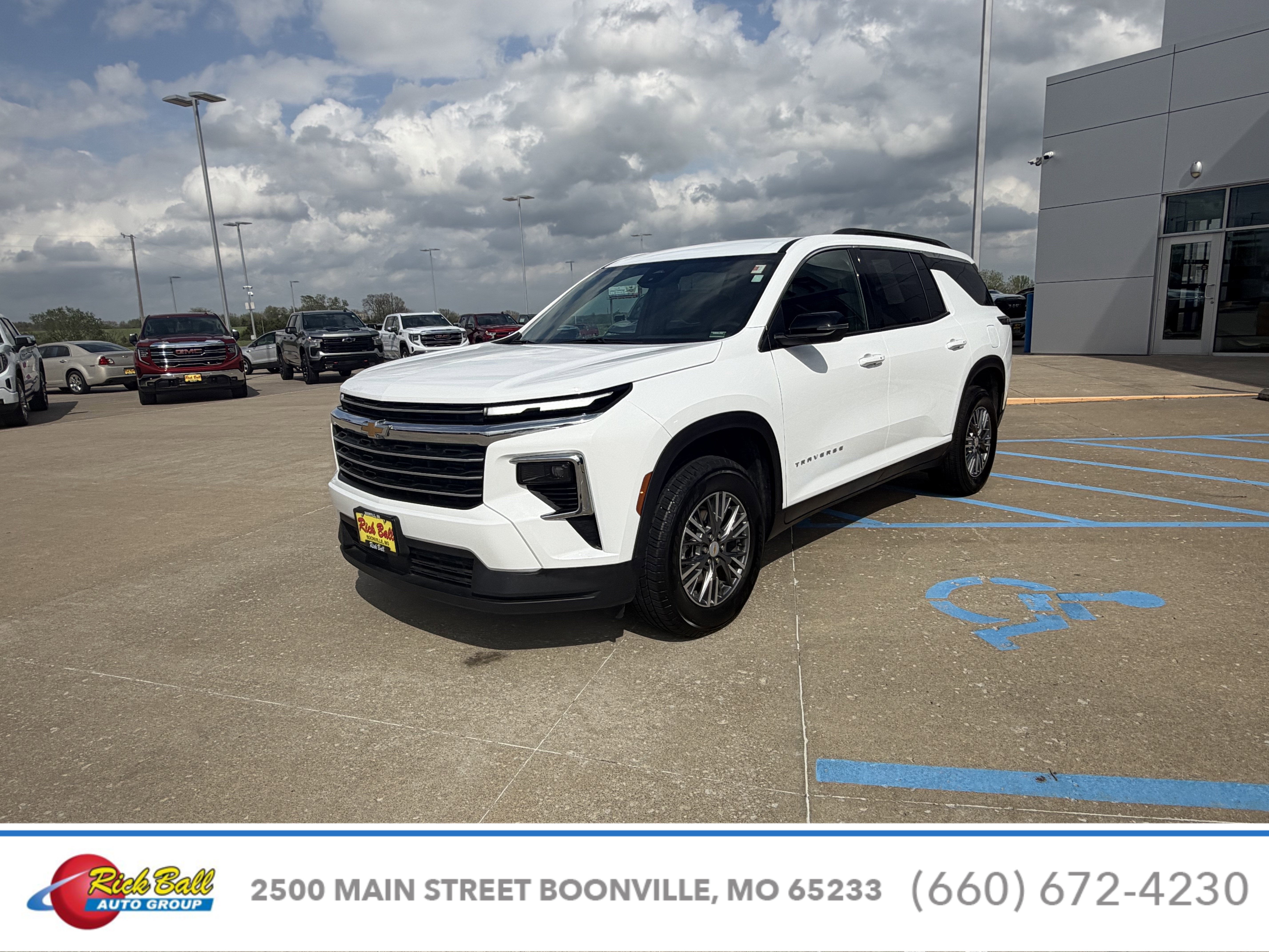 Used 2025 Chevrolet Traverse LT with VIN 1GNEVGRS4SJ146782 for sale in Kansas City