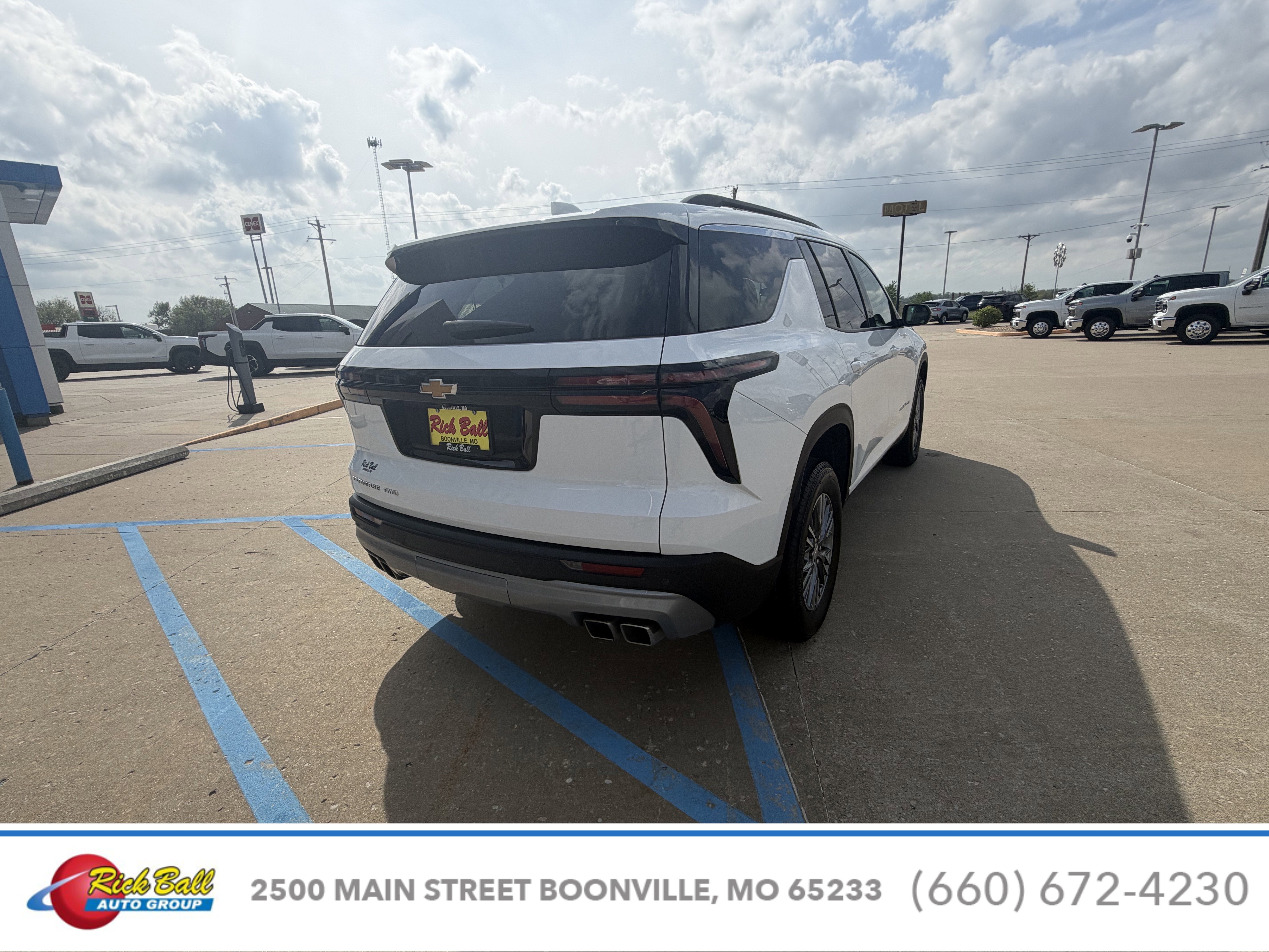 2025 Chevrolet Traverse LT
