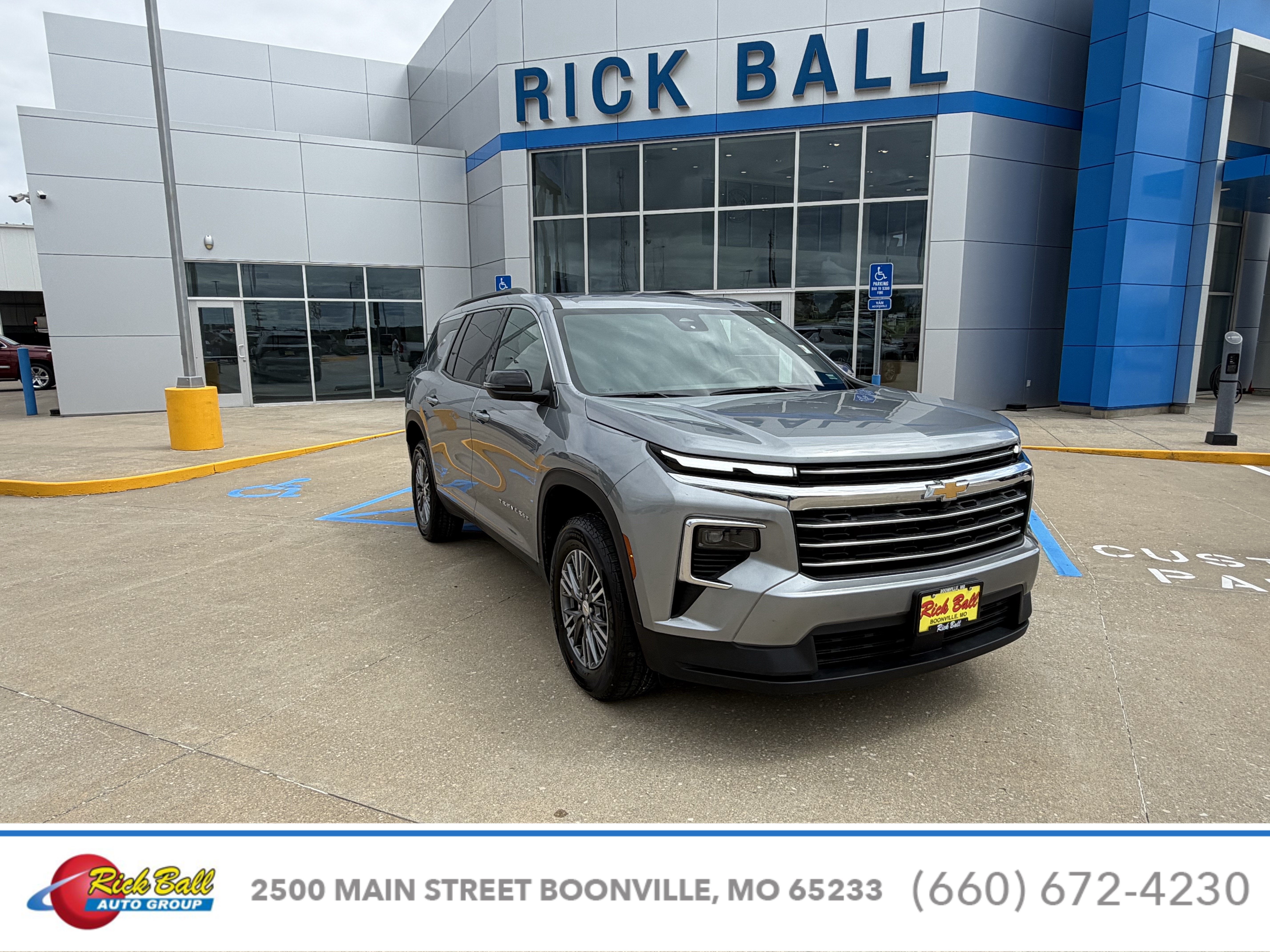 2025 Chevrolet Traverse LT