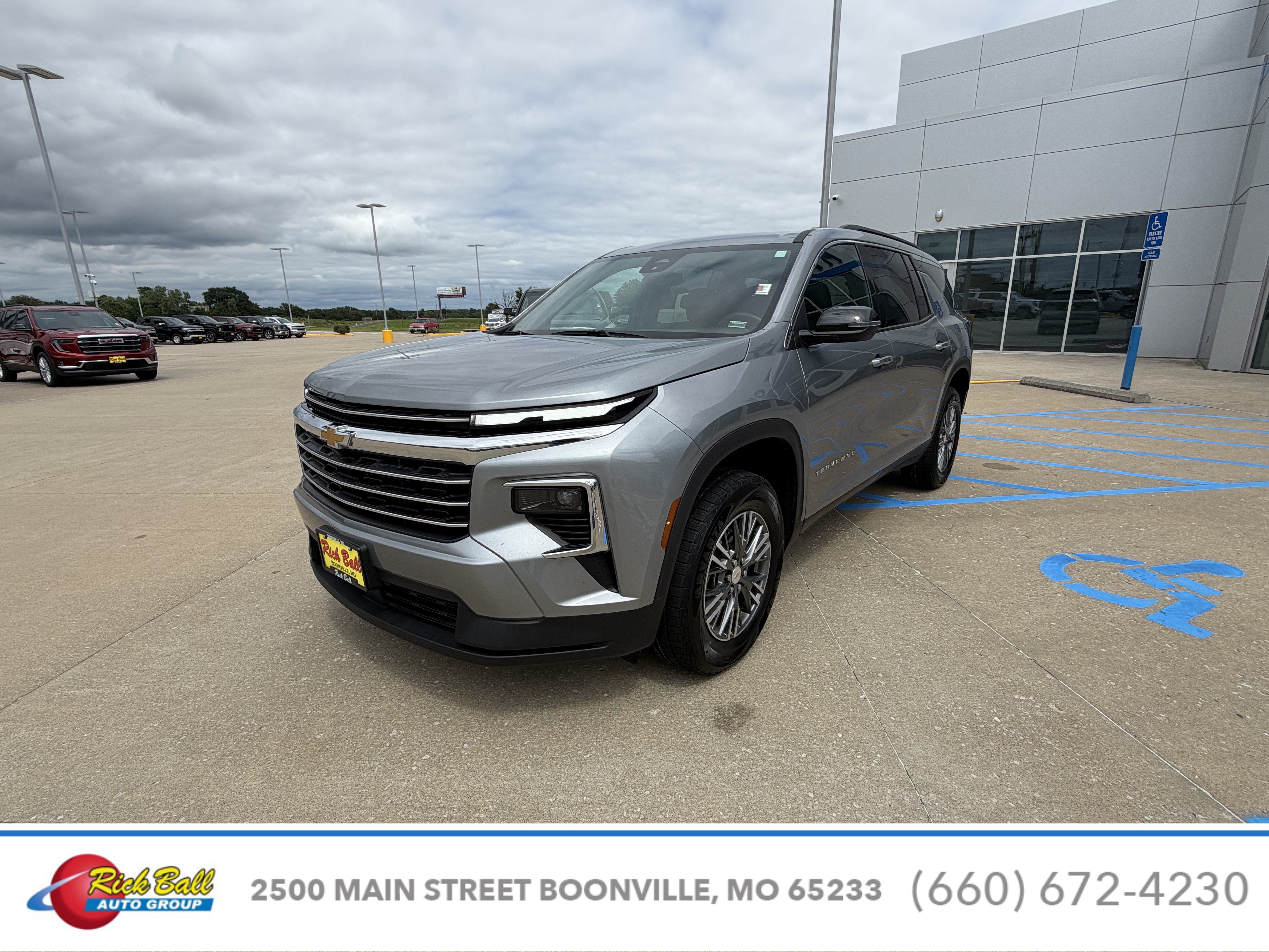 2025 Chevrolet Traverse LT