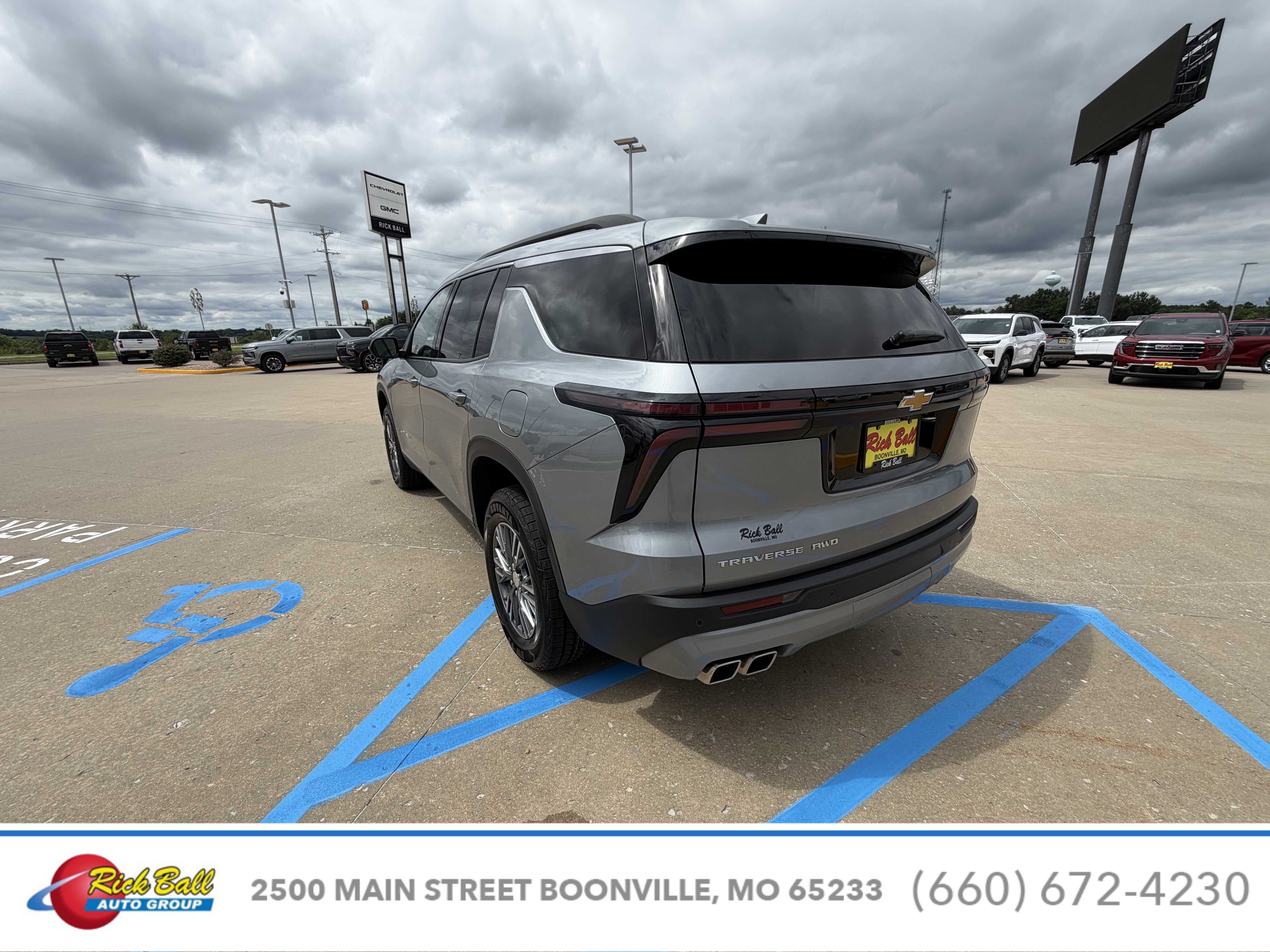 2025 Chevrolet Traverse LT