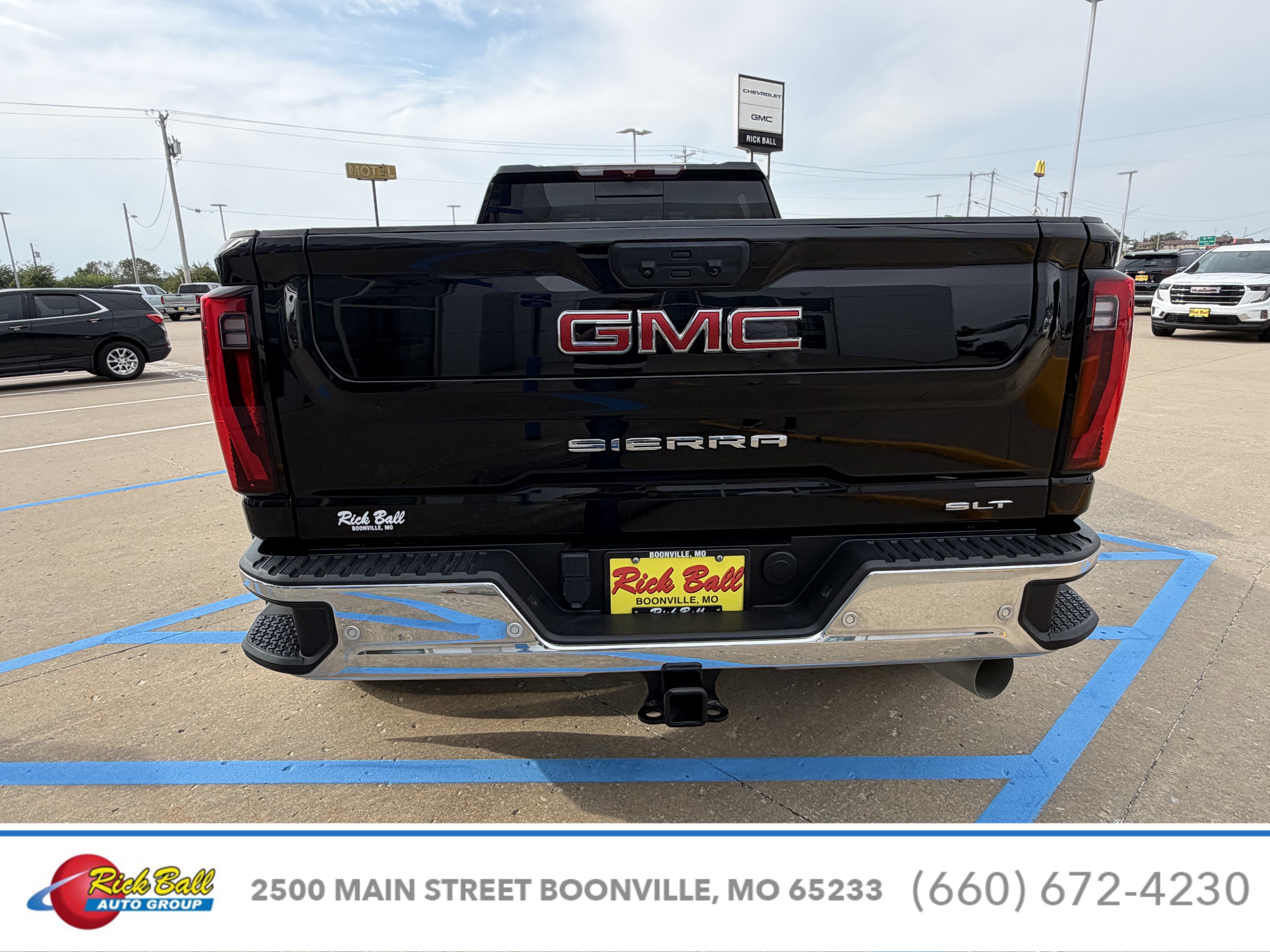 2024 GMC Sierra 3500HD SLT - Photo 8