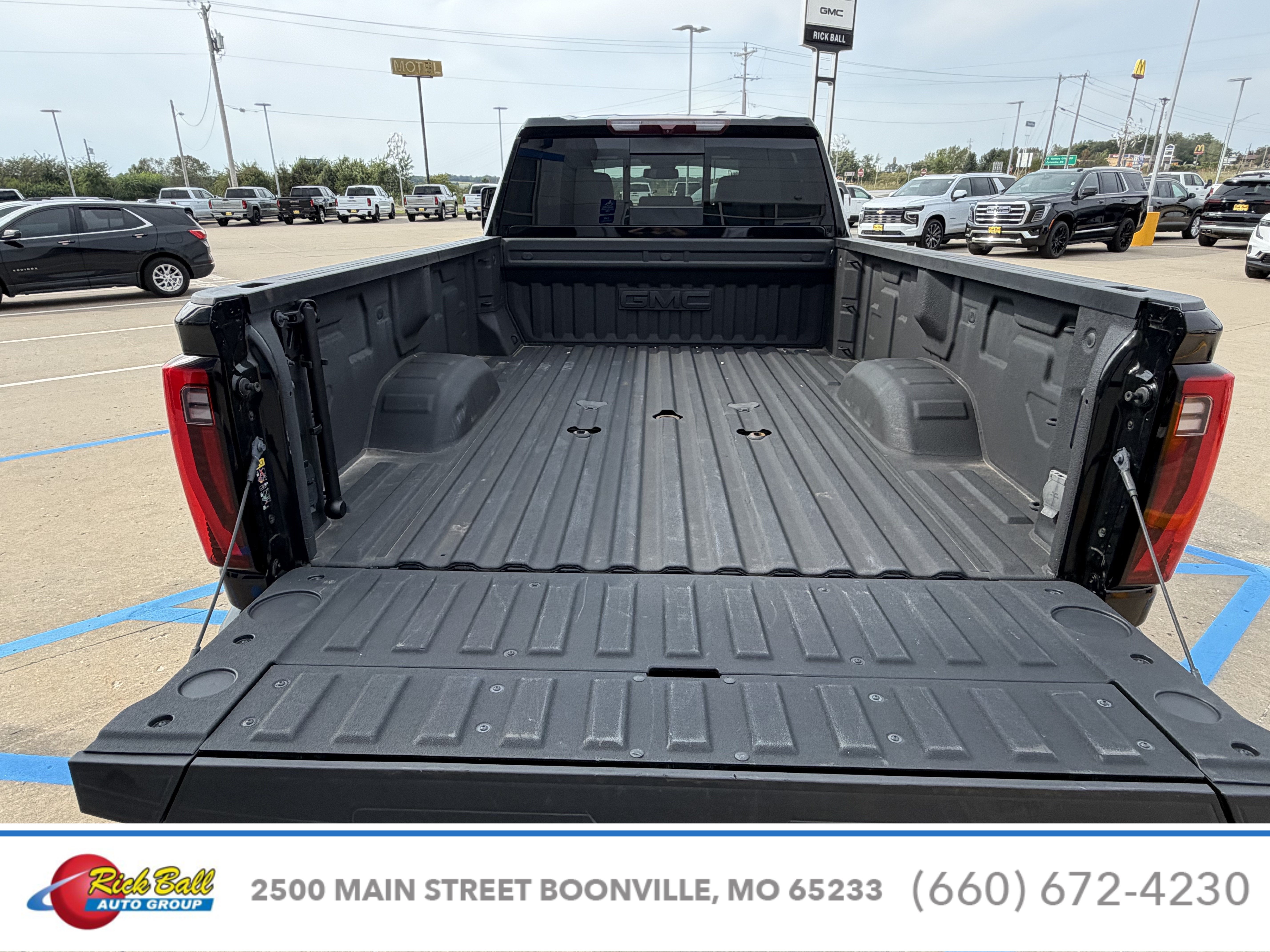 2024 GMC Sierra 3500HD SLT - Photo 9