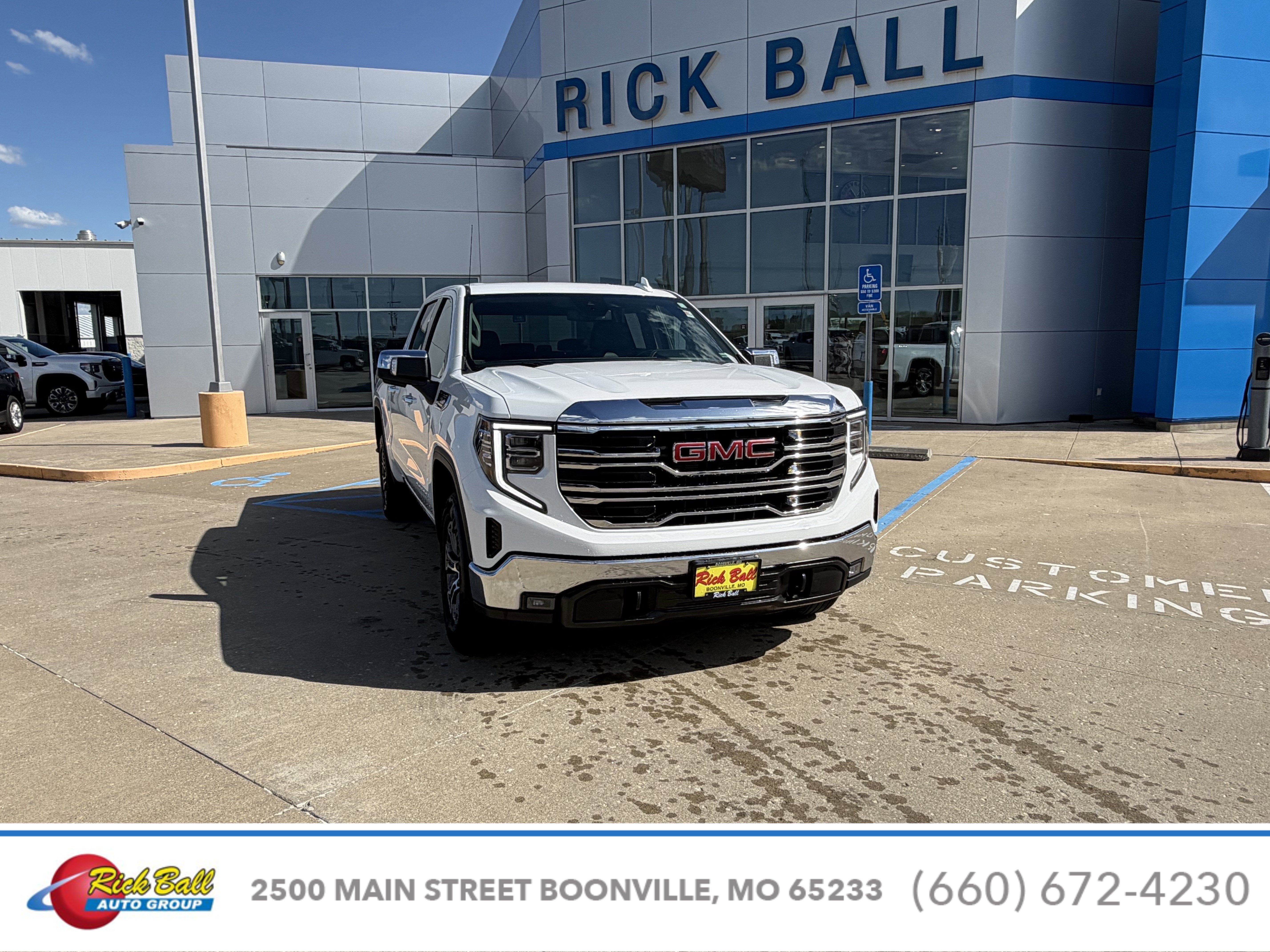 2025 GMC Sierra 4WD Crew Cab Short Box SLT's photo