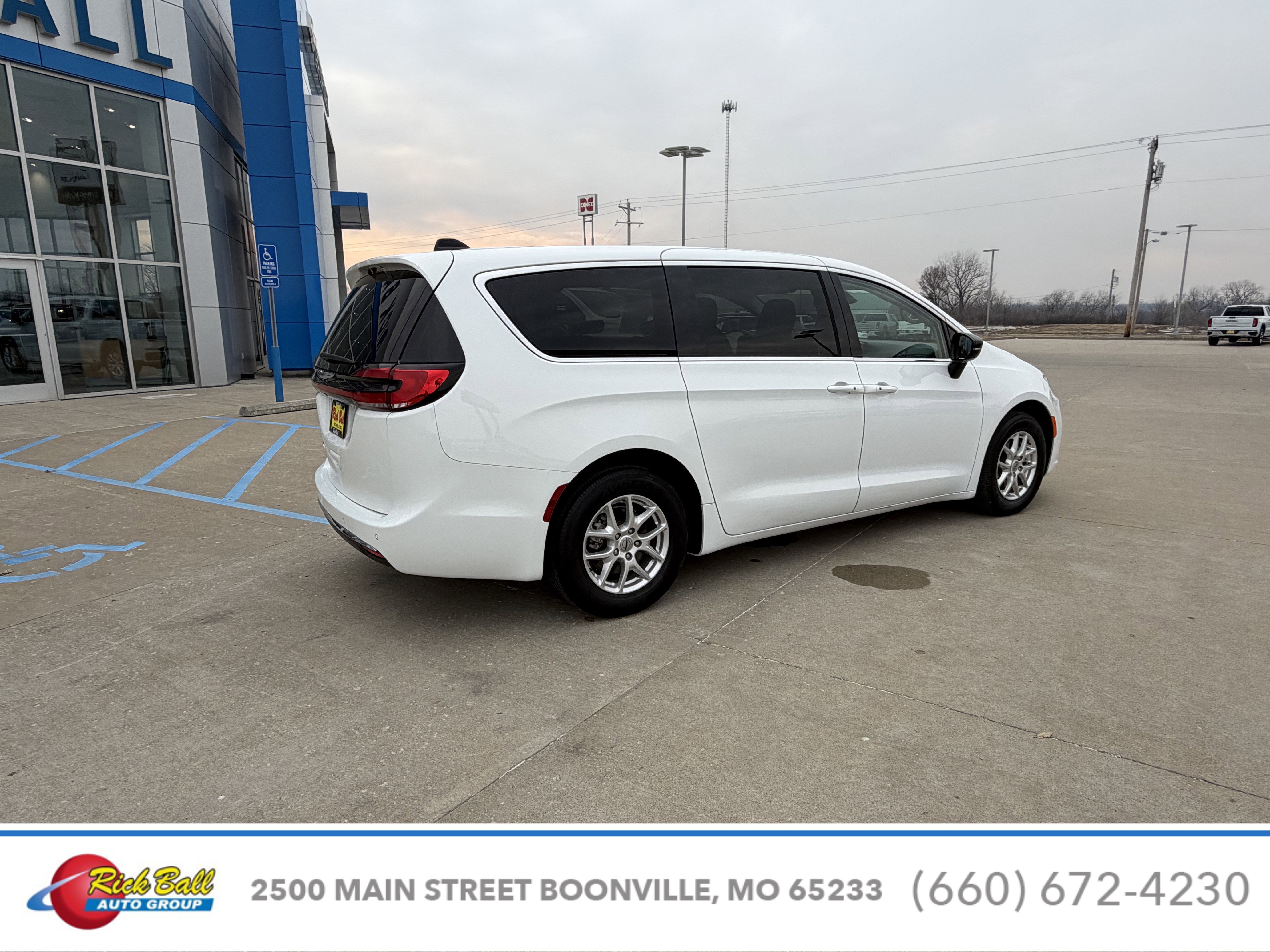 2024 Chrysler Pacifica Touring L