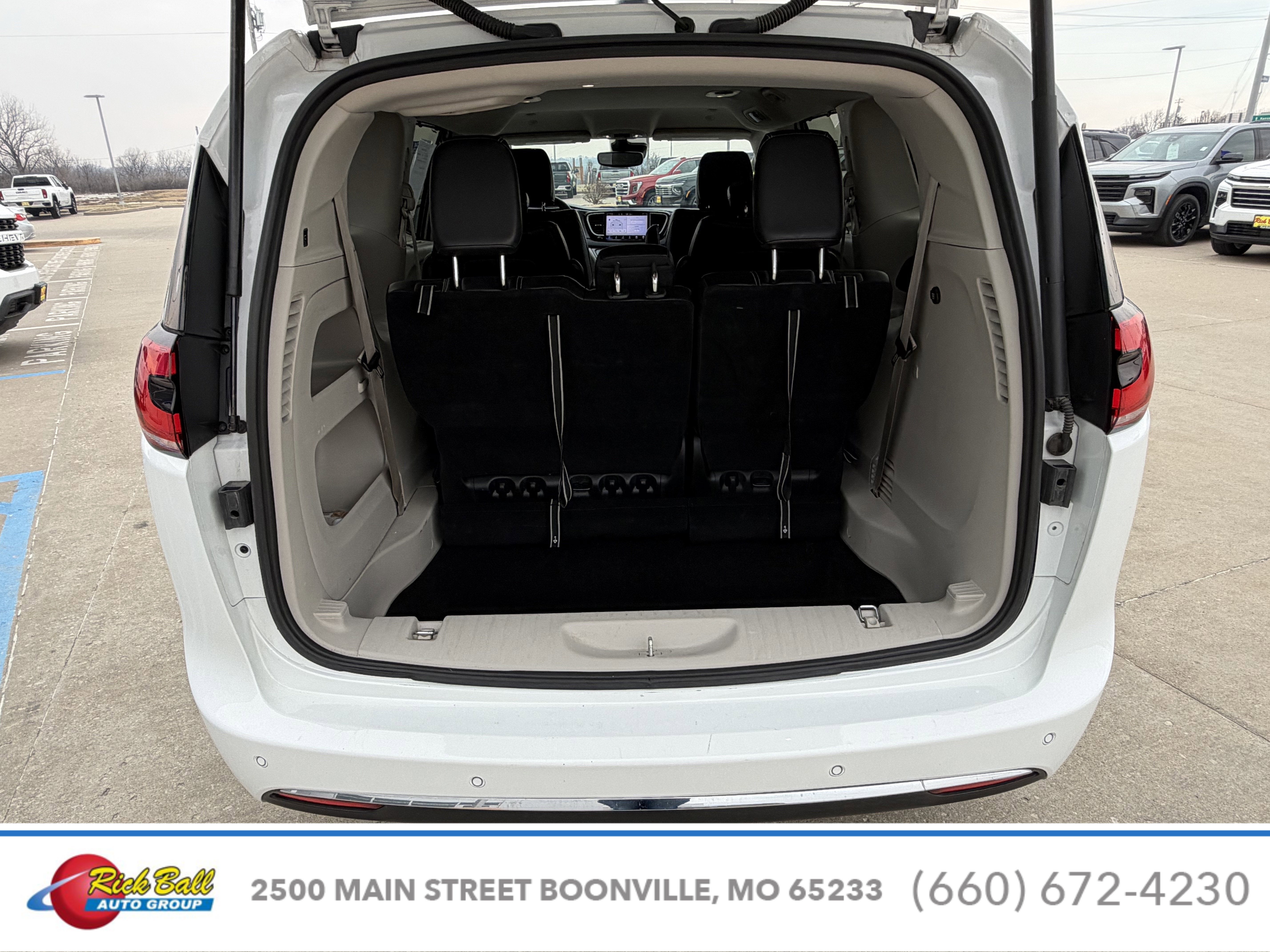 2024 Chrysler Pacifica Touring L