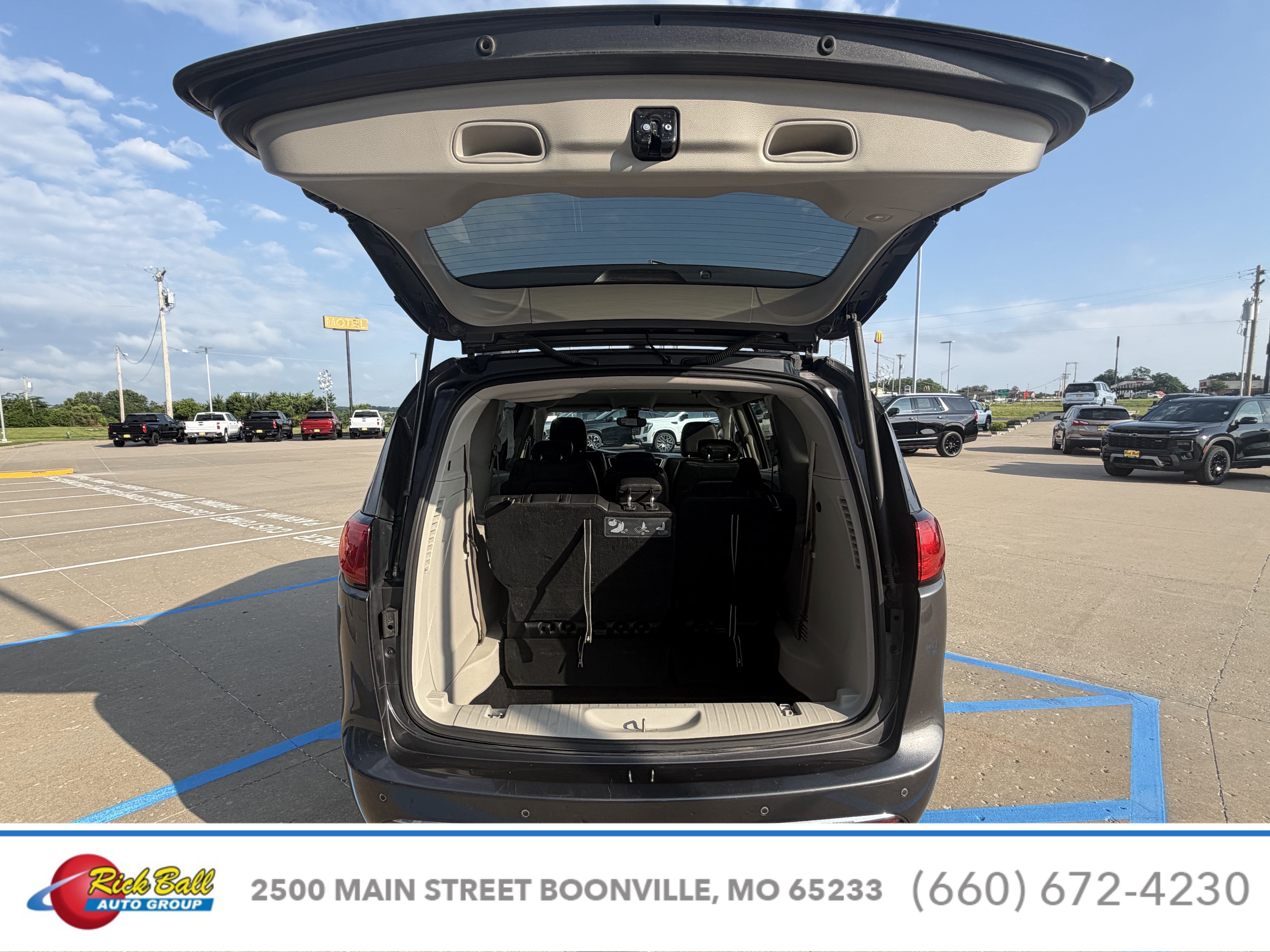 2017 Chrysler Pacifica Touring-L