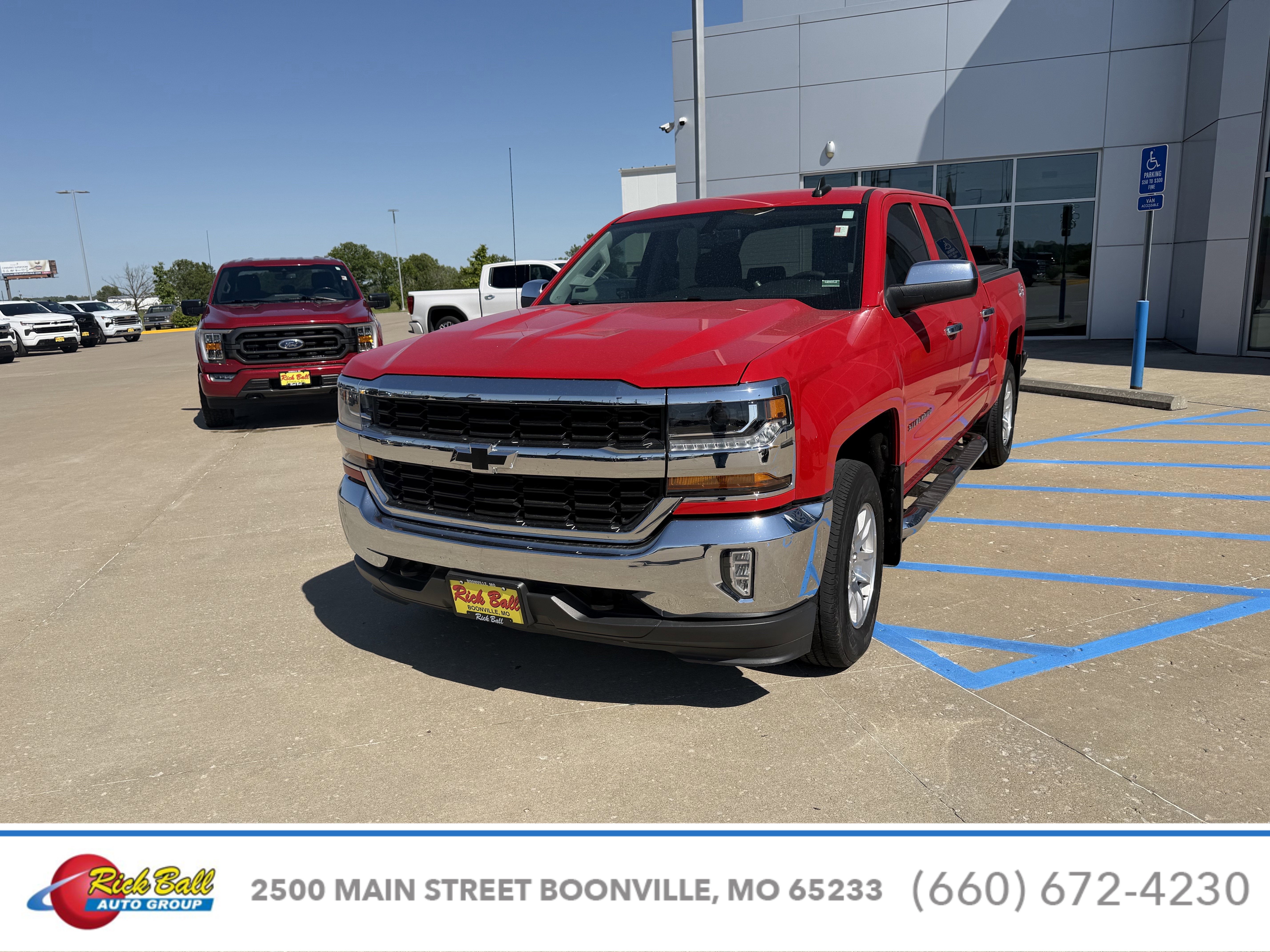 Used 2018 Chevrolet Silverado 1500 LT with VIN 3GCUKREC6JG643324 for sale in Kansas City