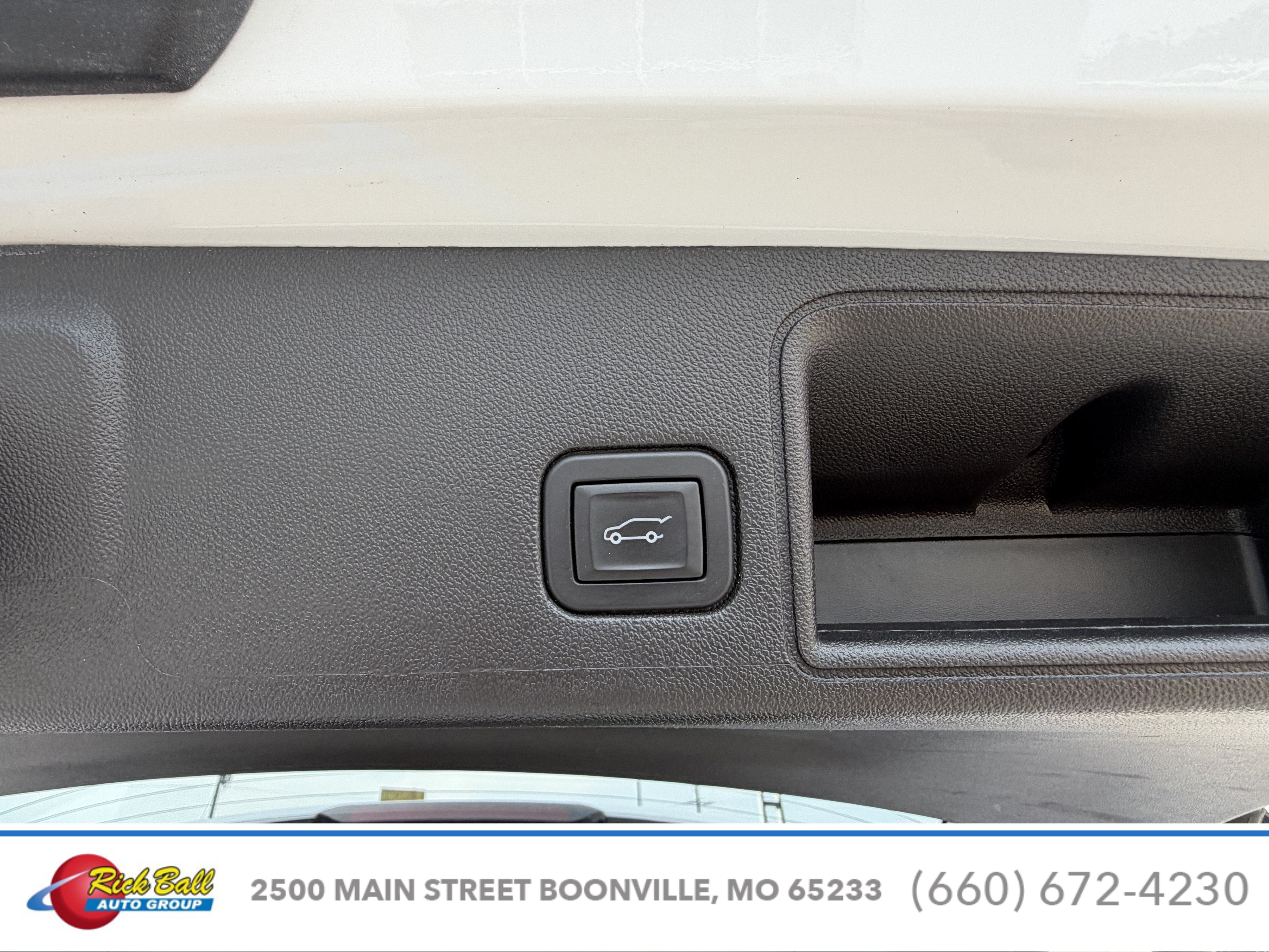 2024 GMC Terrain SLT - Photo 13
