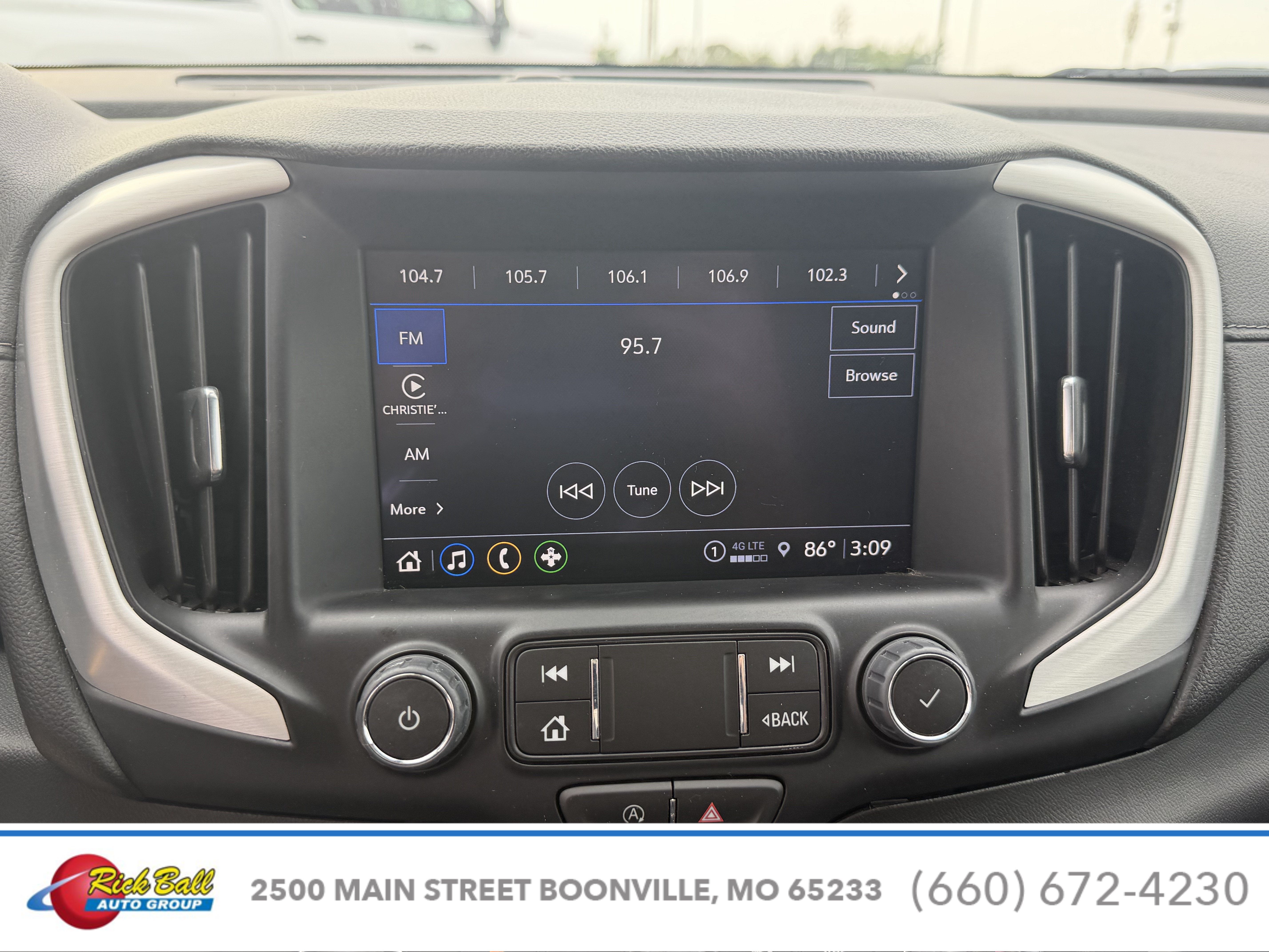 2024 GMC Terrain SLT - Photo 21