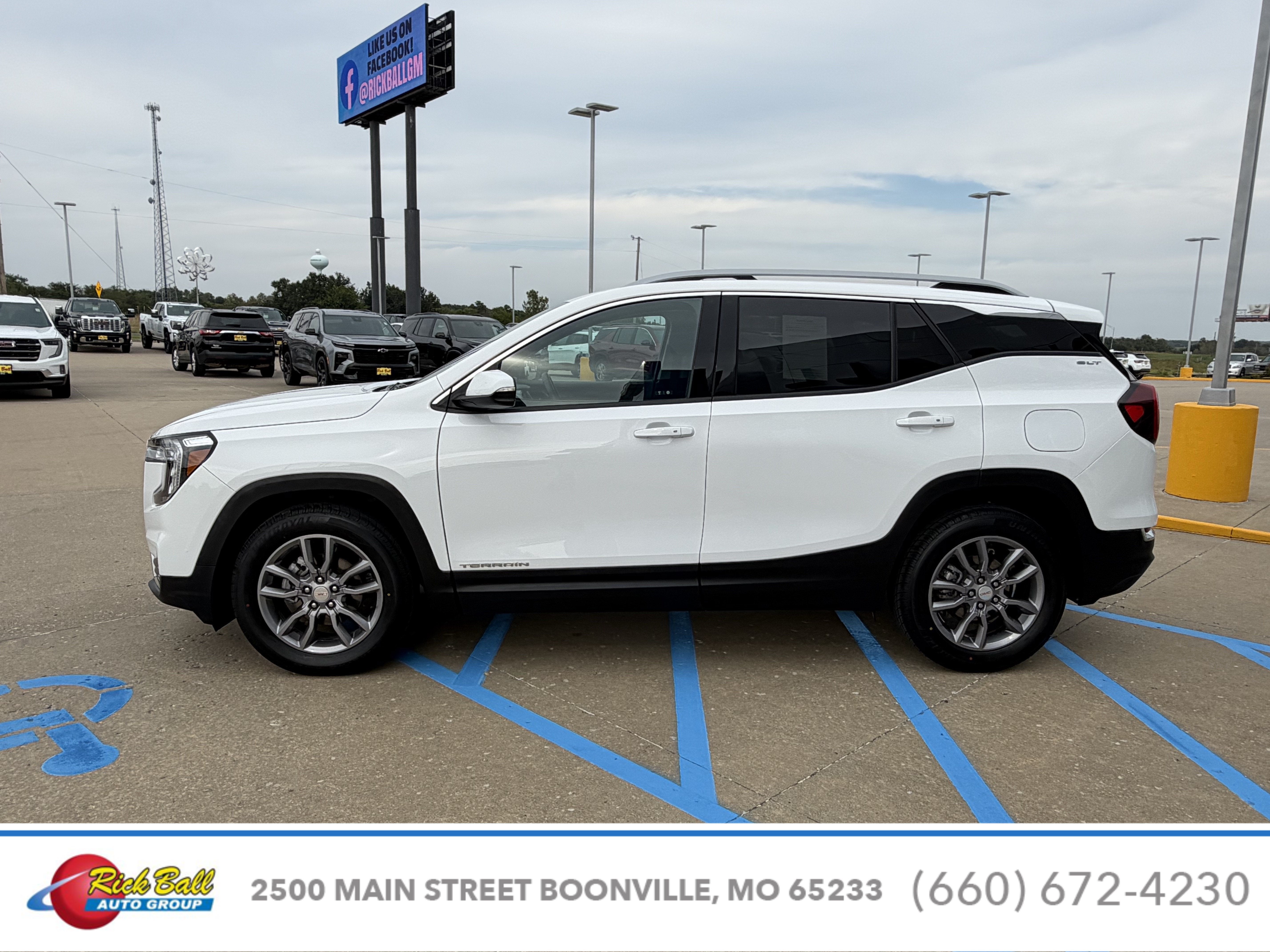 2024 GMC Terrain SLT - Photo 7