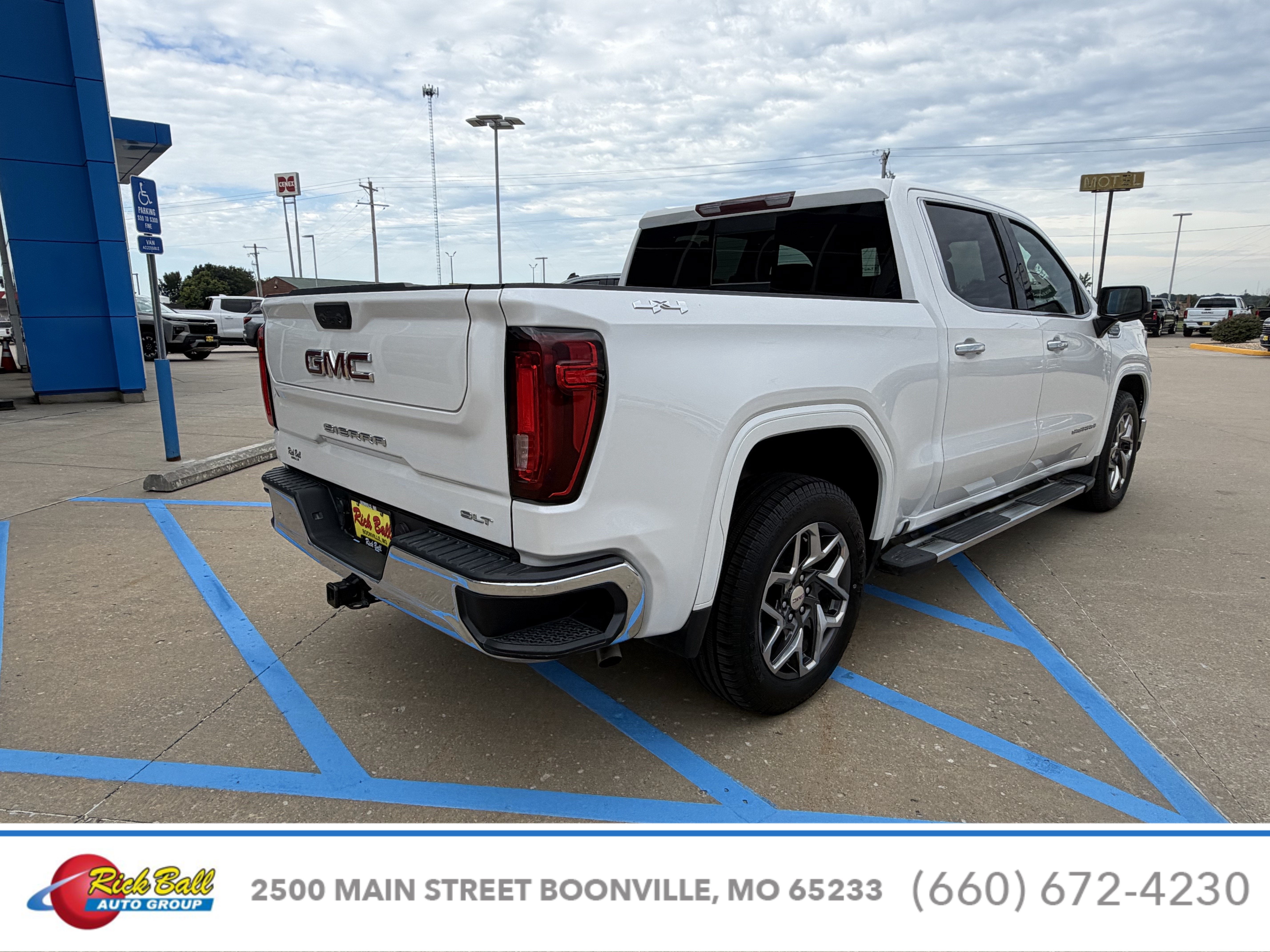 2025 GMC Sierra 1500 SLT