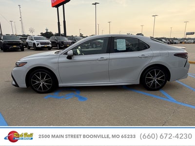 2024 Toyota Camry SE