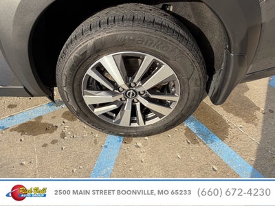 2022 Nissan Pathfinder SL