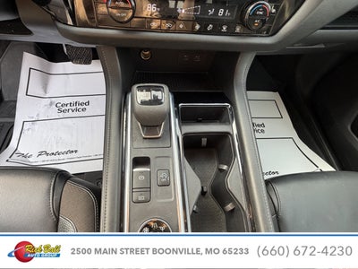 2022 Nissan Pathfinder SL