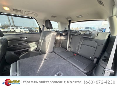 2022 Nissan Pathfinder SL