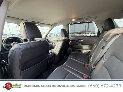 2022 Nissan Pathfinder SL