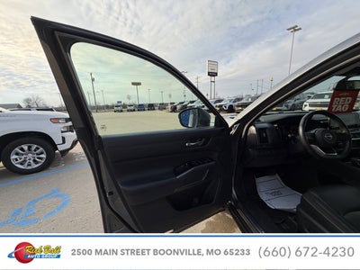 2022 Nissan Pathfinder SL