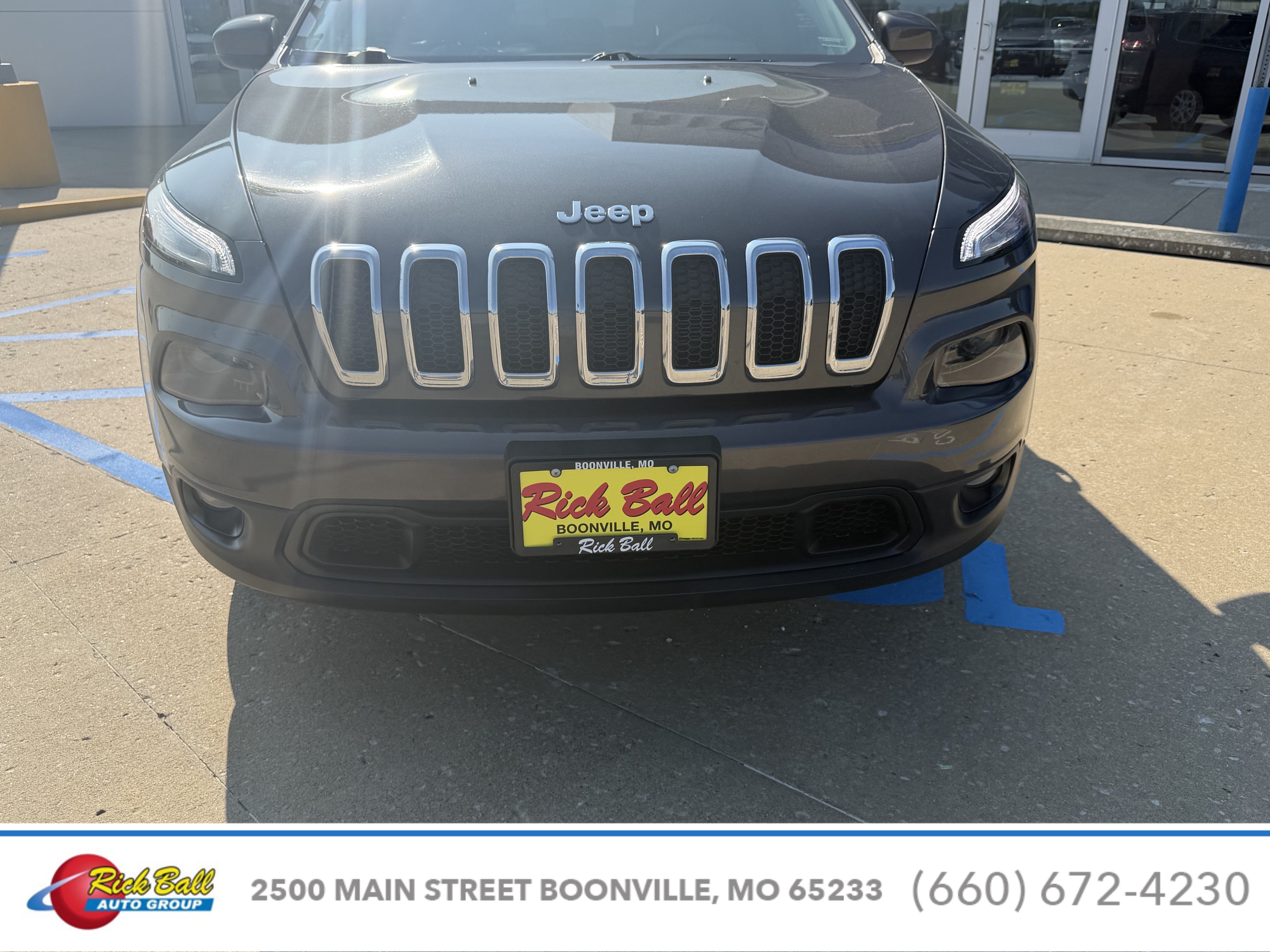 Used 2015 Jeep Cherokee Latitude with VIN 1C4PJMCB9FW768050 for sale in Kansas City