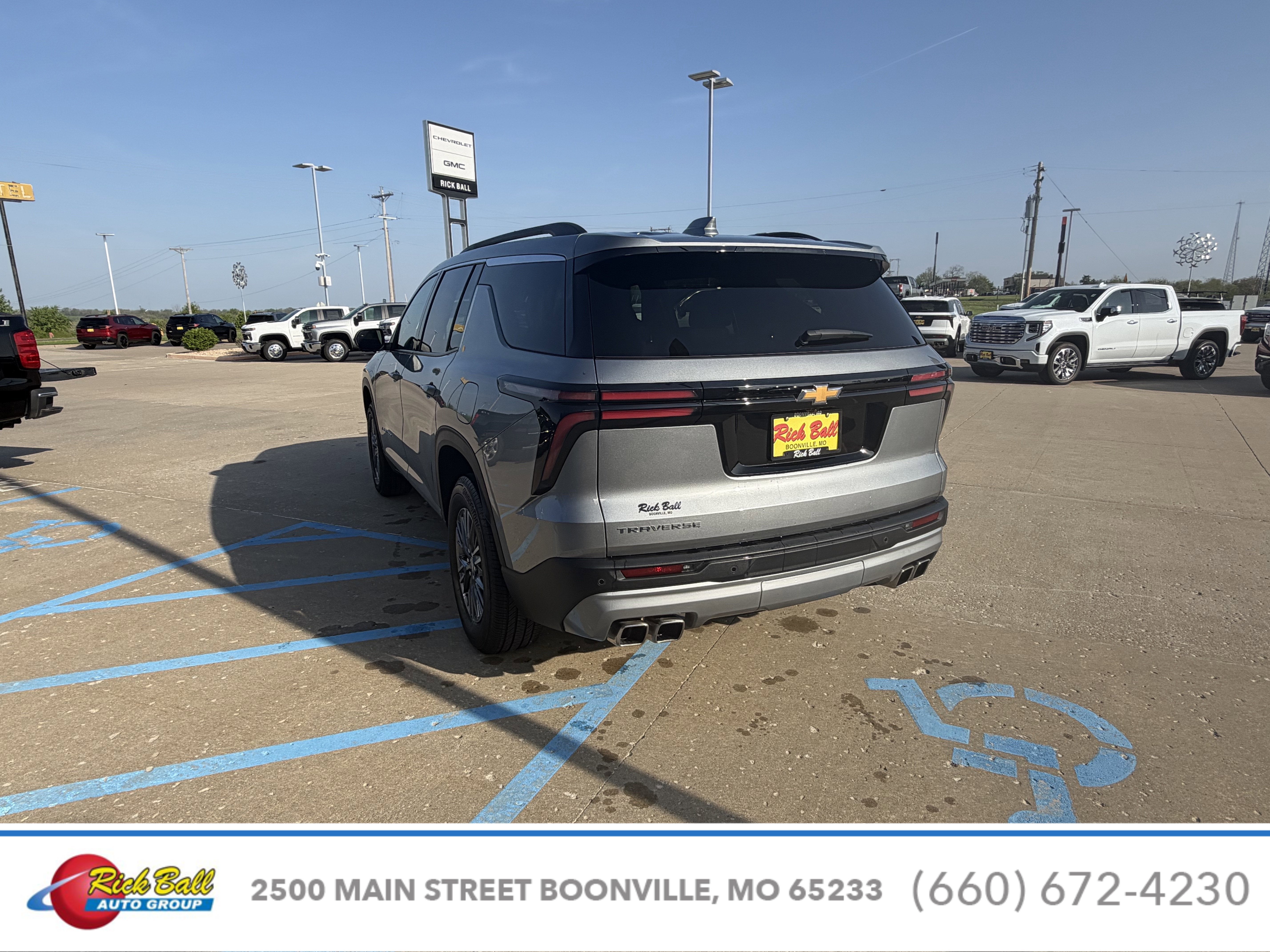 2025 Chevrolet Traverse LT