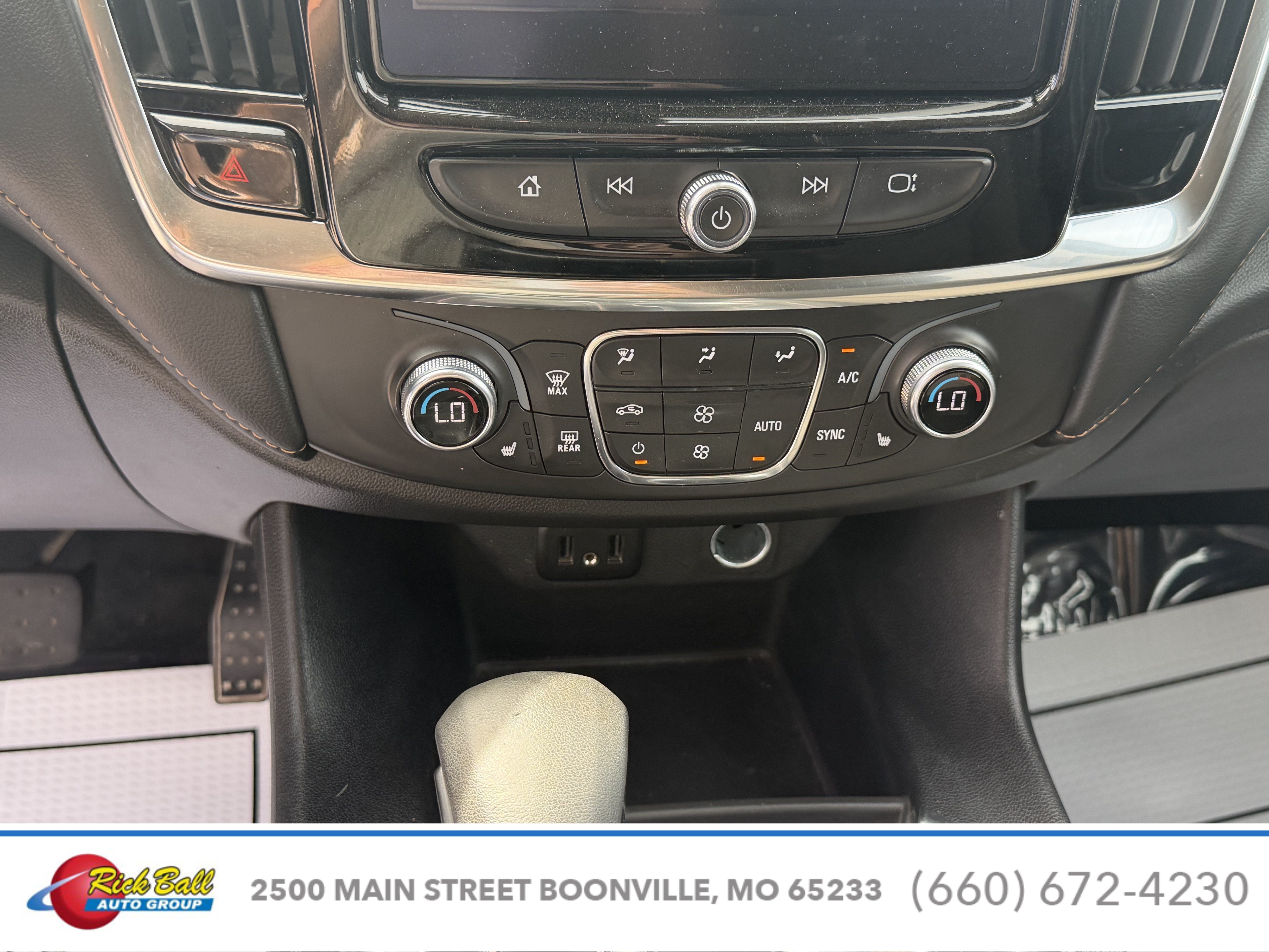 2021 Chevrolet Traverse LT Cloth