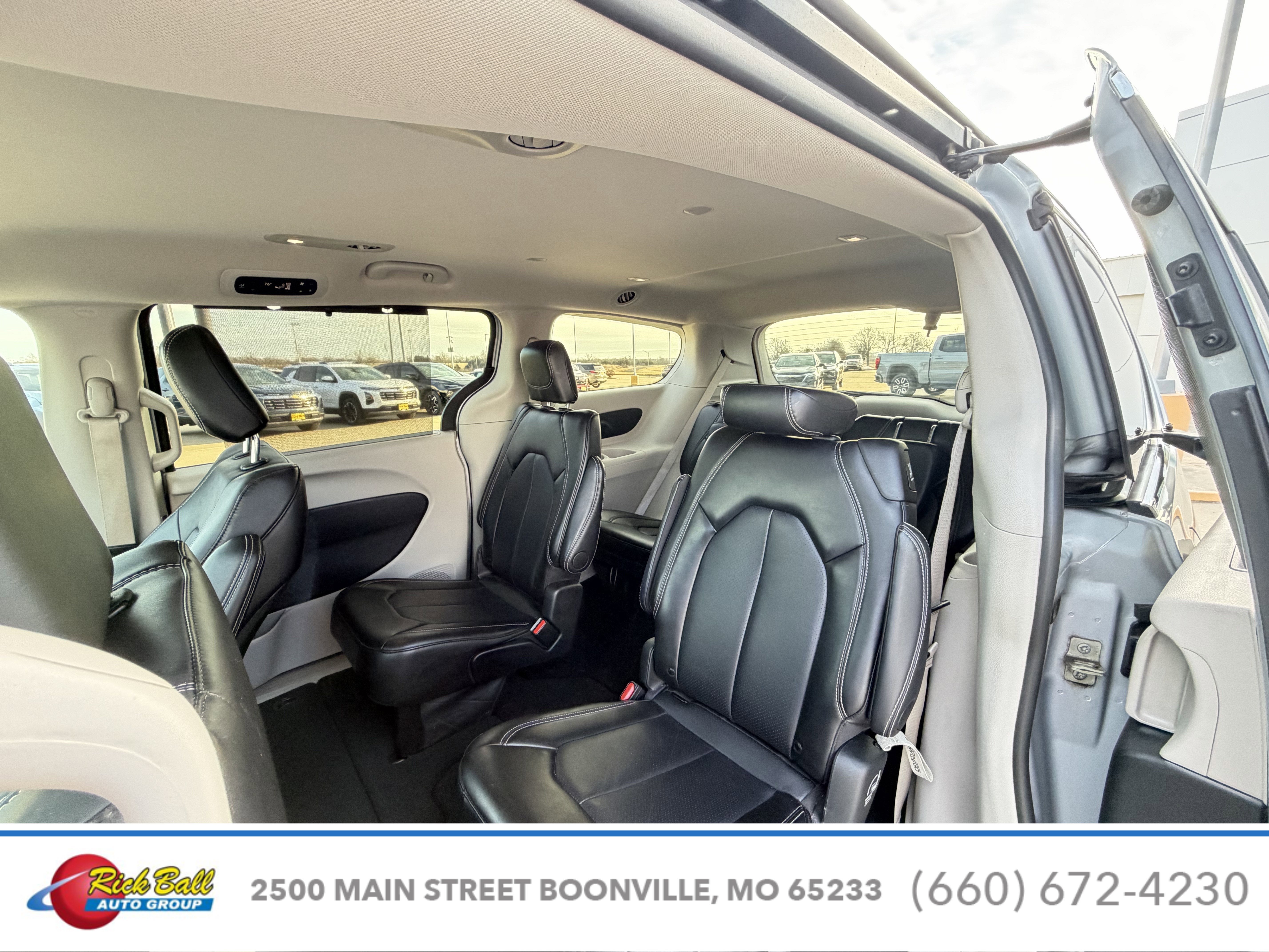 2024 Chrysler Pacifica Touring L - Photo 14