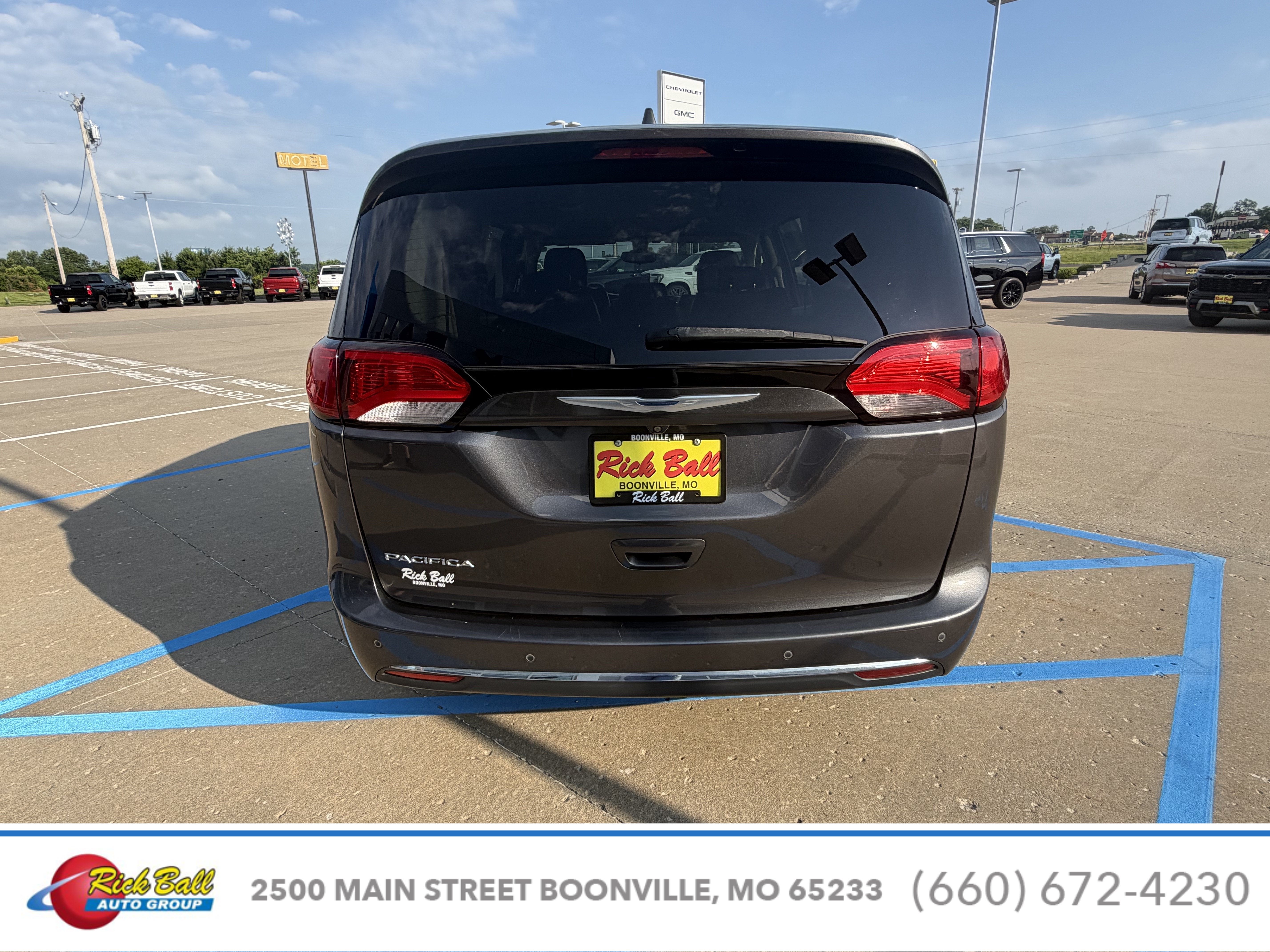 2017 Chrysler Pacifica Touring-L