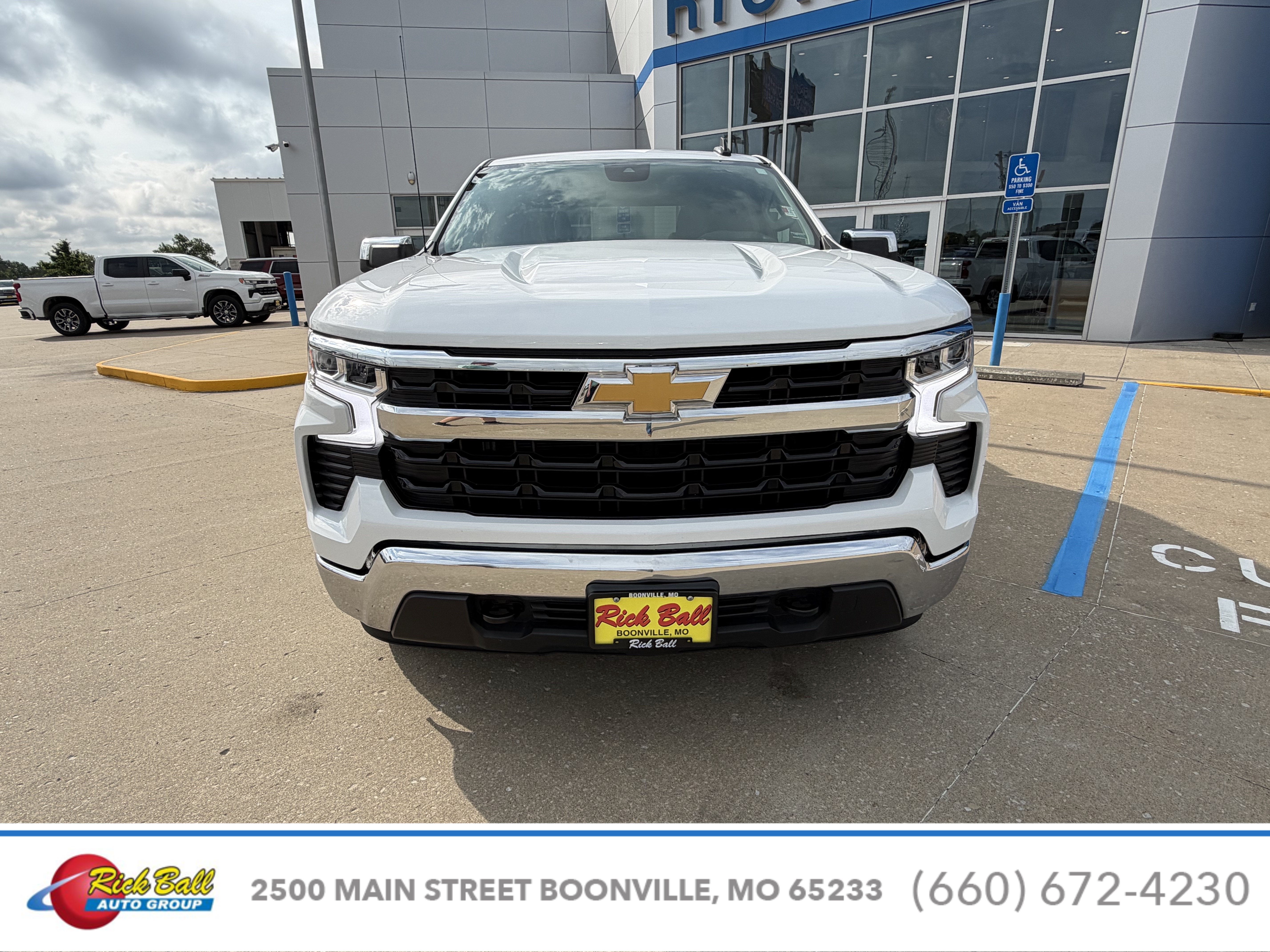 Used 2025 Chevrolet Silverado 1500 LT with VIN 3GCUKDED5SG147881 for sale in Kansas City