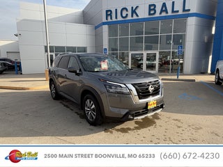 2022 Nissan Pathfinder SL