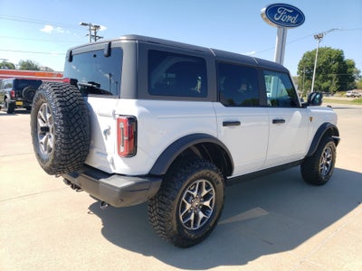 2023 Ford Bronco Base