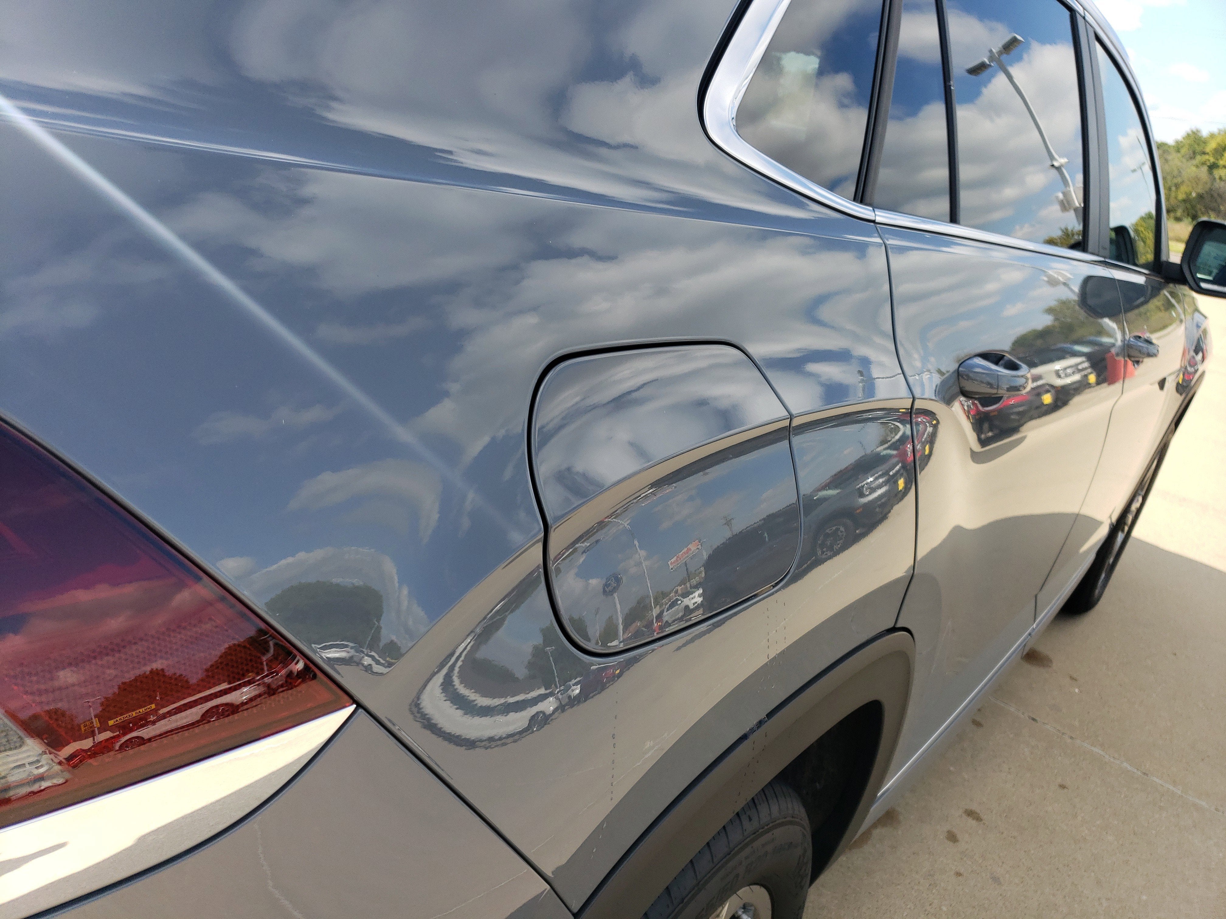 2024 Volkswagen Atlas Cross Sport 2.0T SEL R-Line