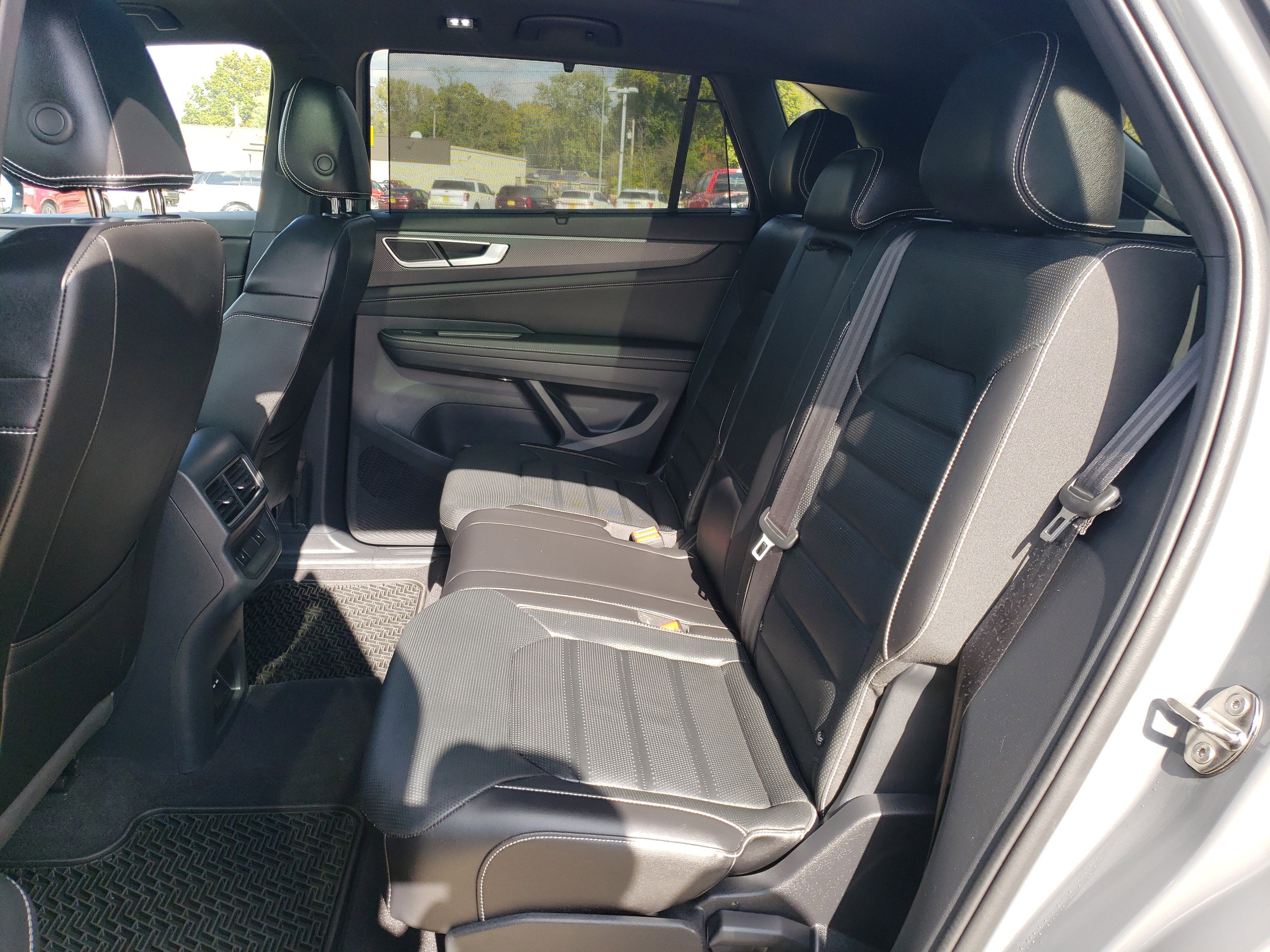 2024 Volkswagen Atlas Cross Sport 2.0T SEL R-Line