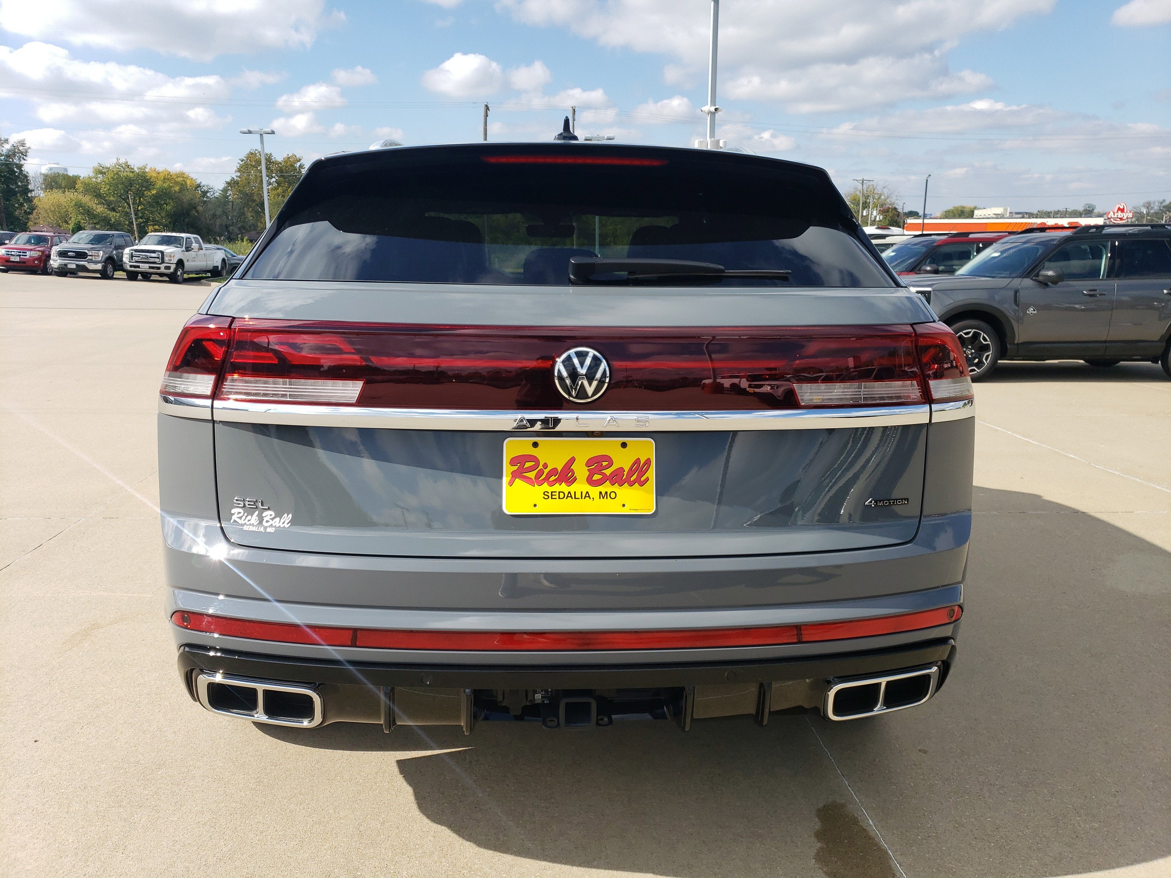 2024 Volkswagen Atlas Cross Sport 2.0T SEL R-Line