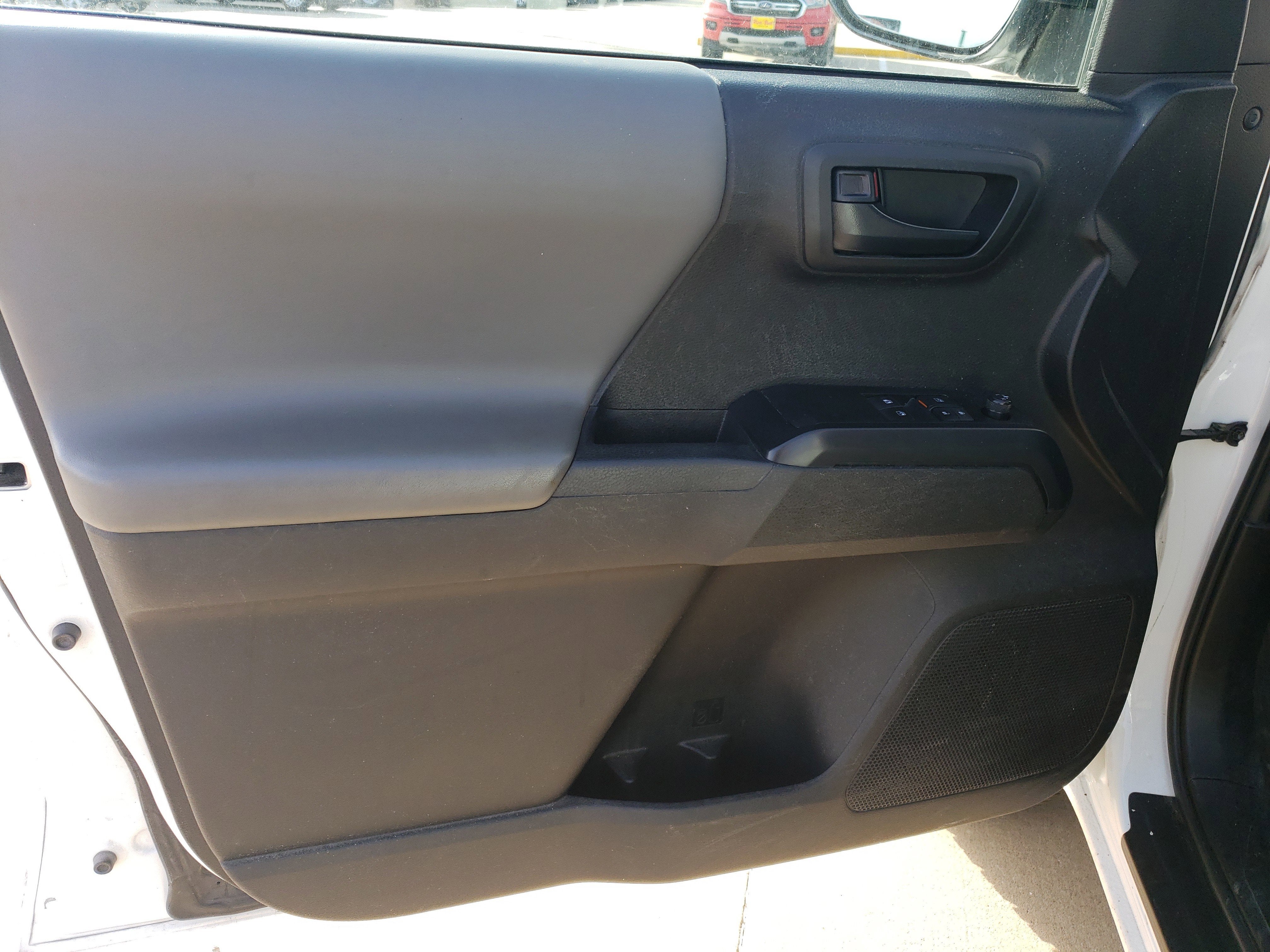 2022 Toyota Tacoma 2WD SR