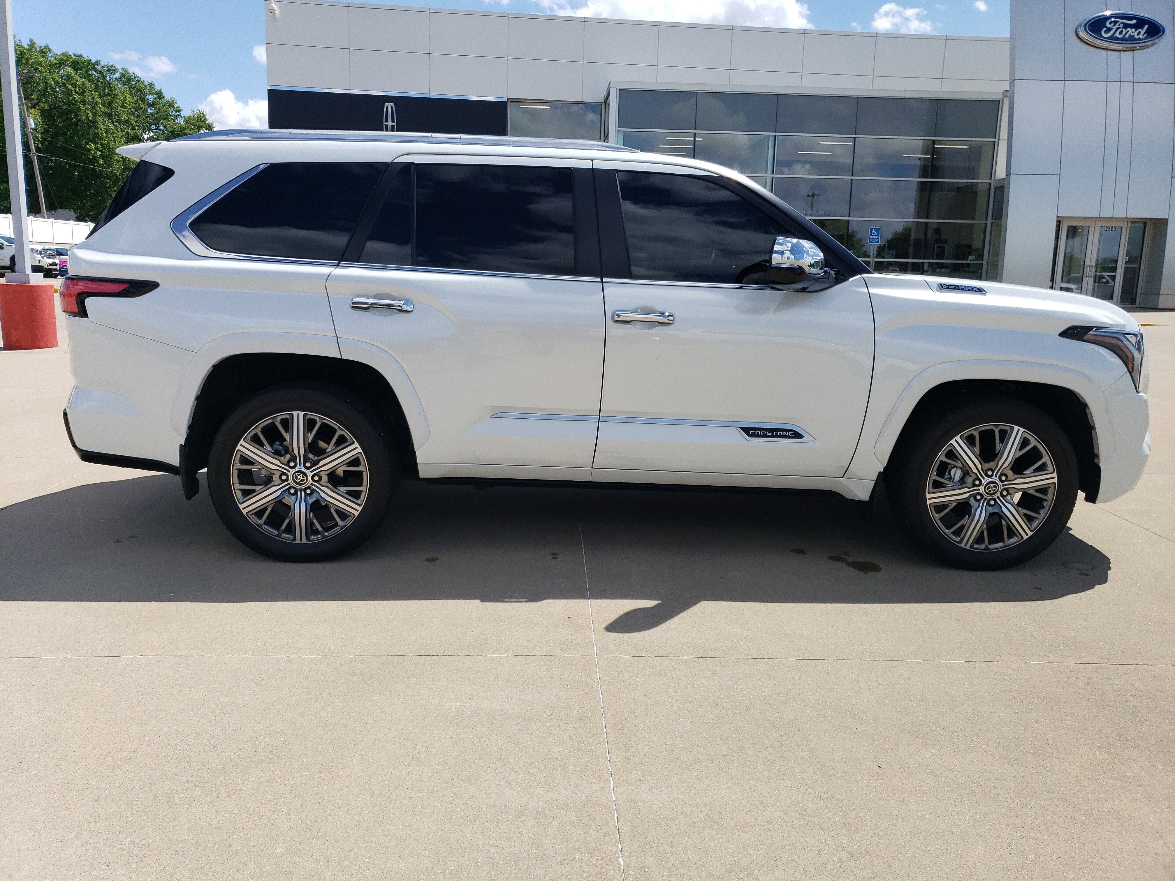 2024 Toyota Sequoia Base