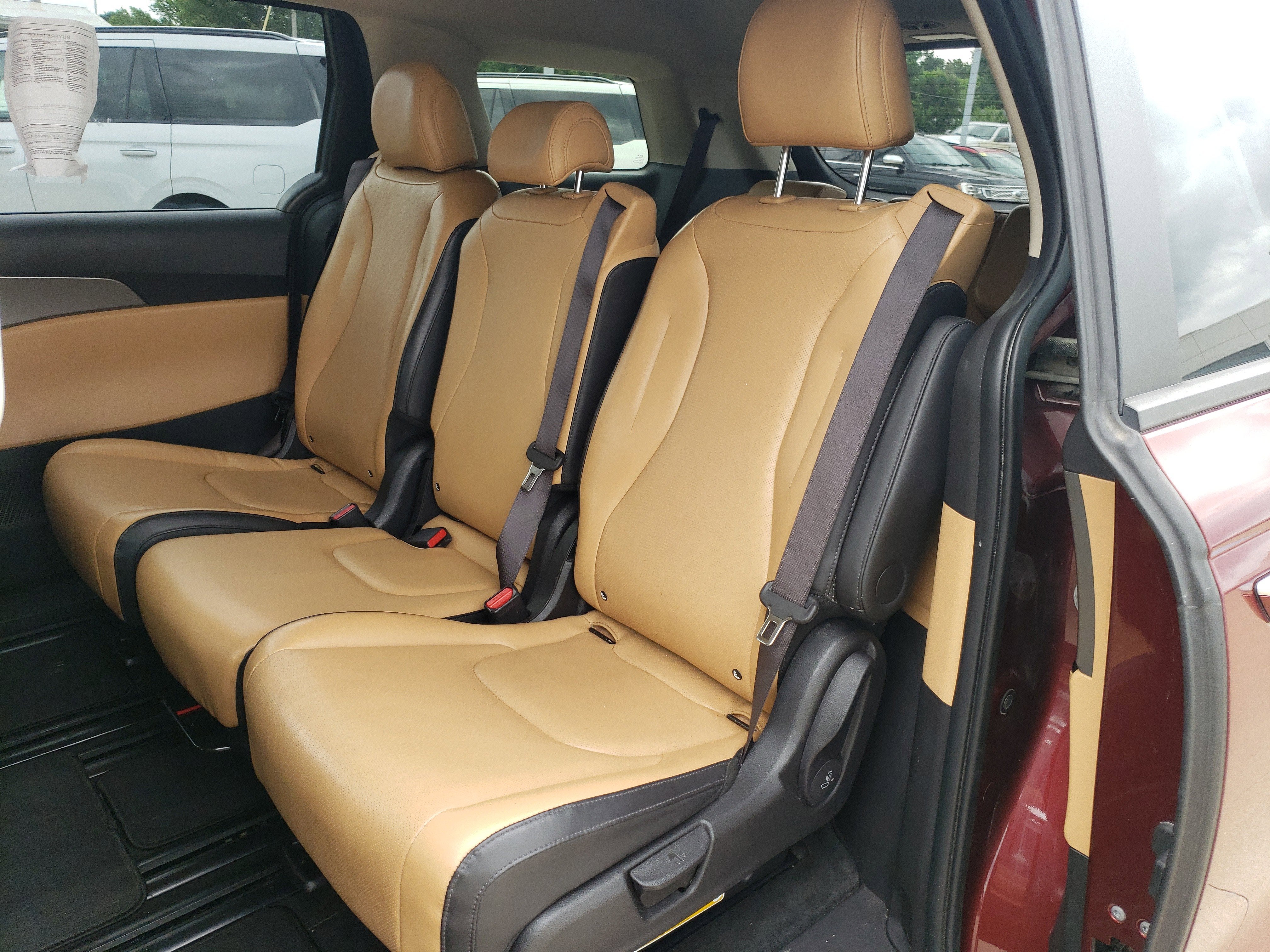 2023 Kia Carnival LX
