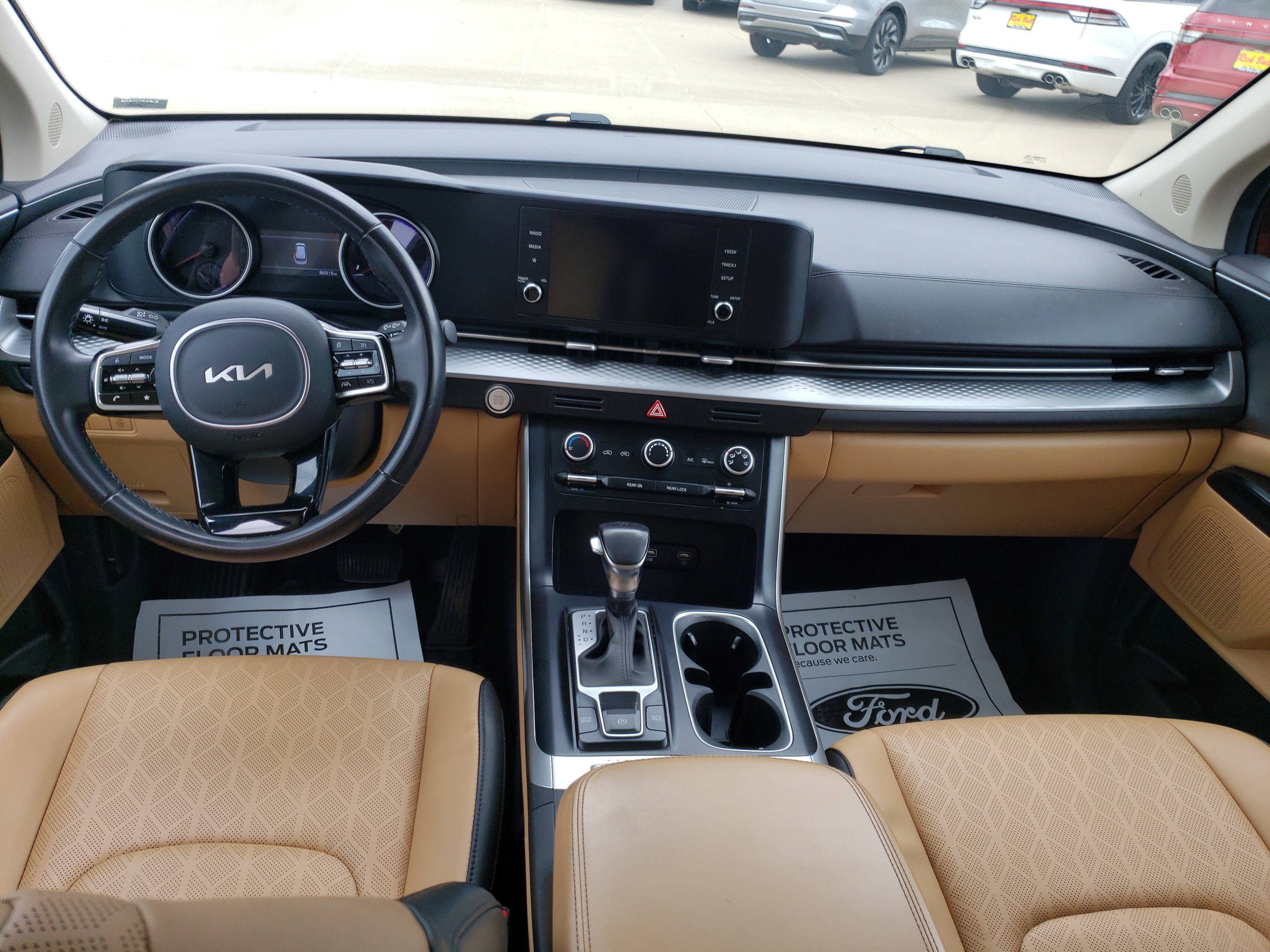 2023 Kia Carnival LX