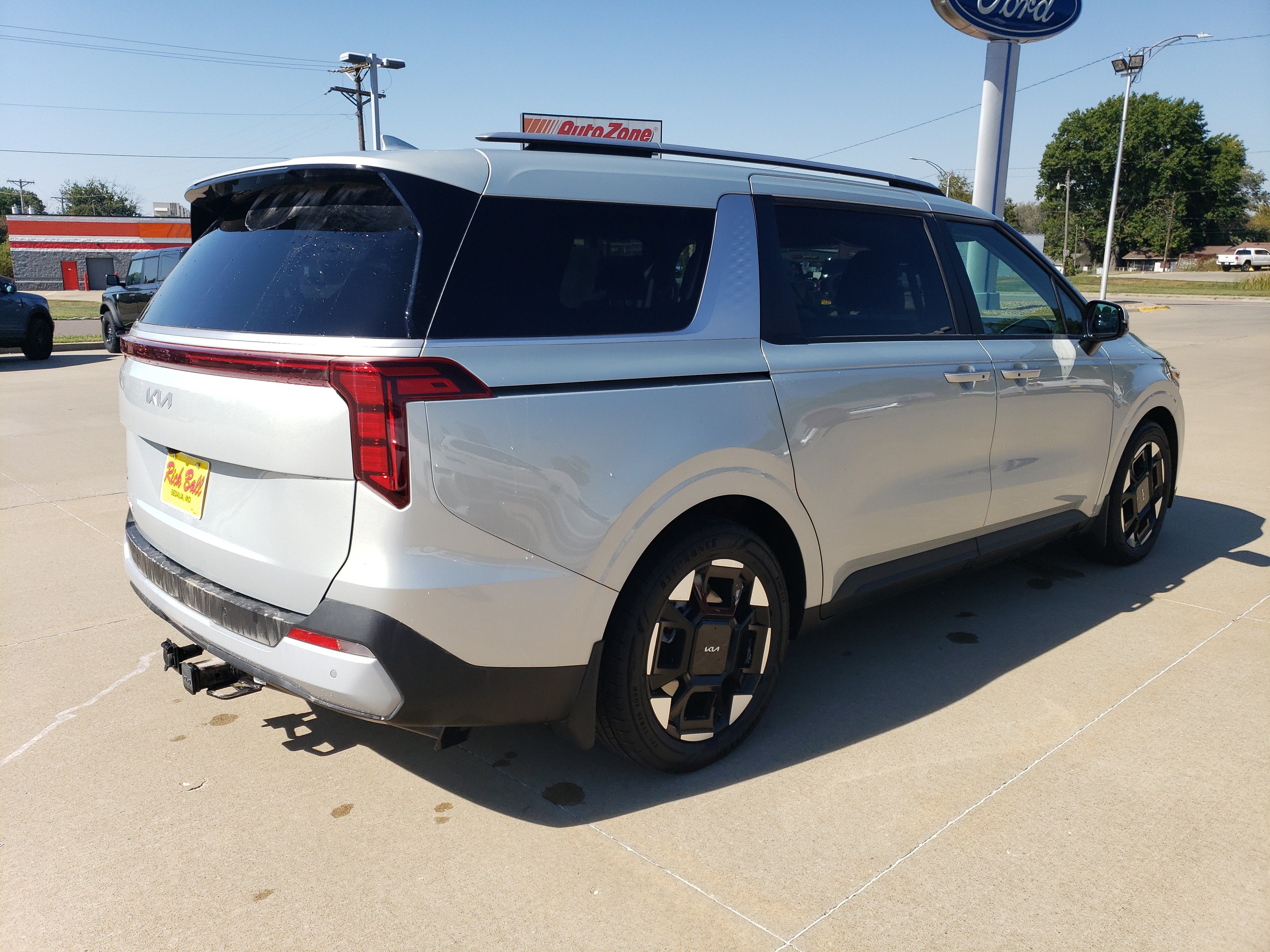 2025 Kia Carnival EX