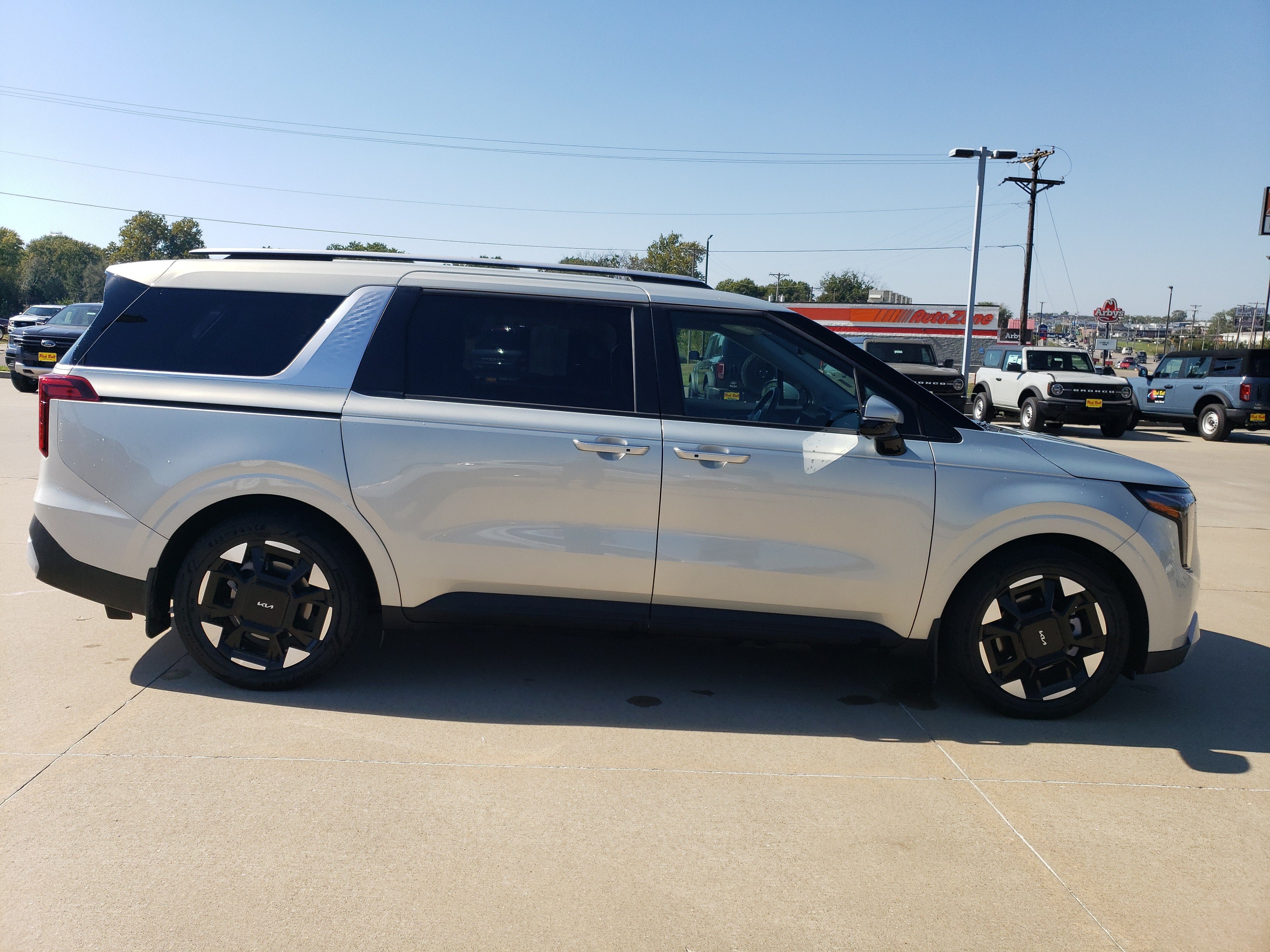 2025 Kia Carnival EX